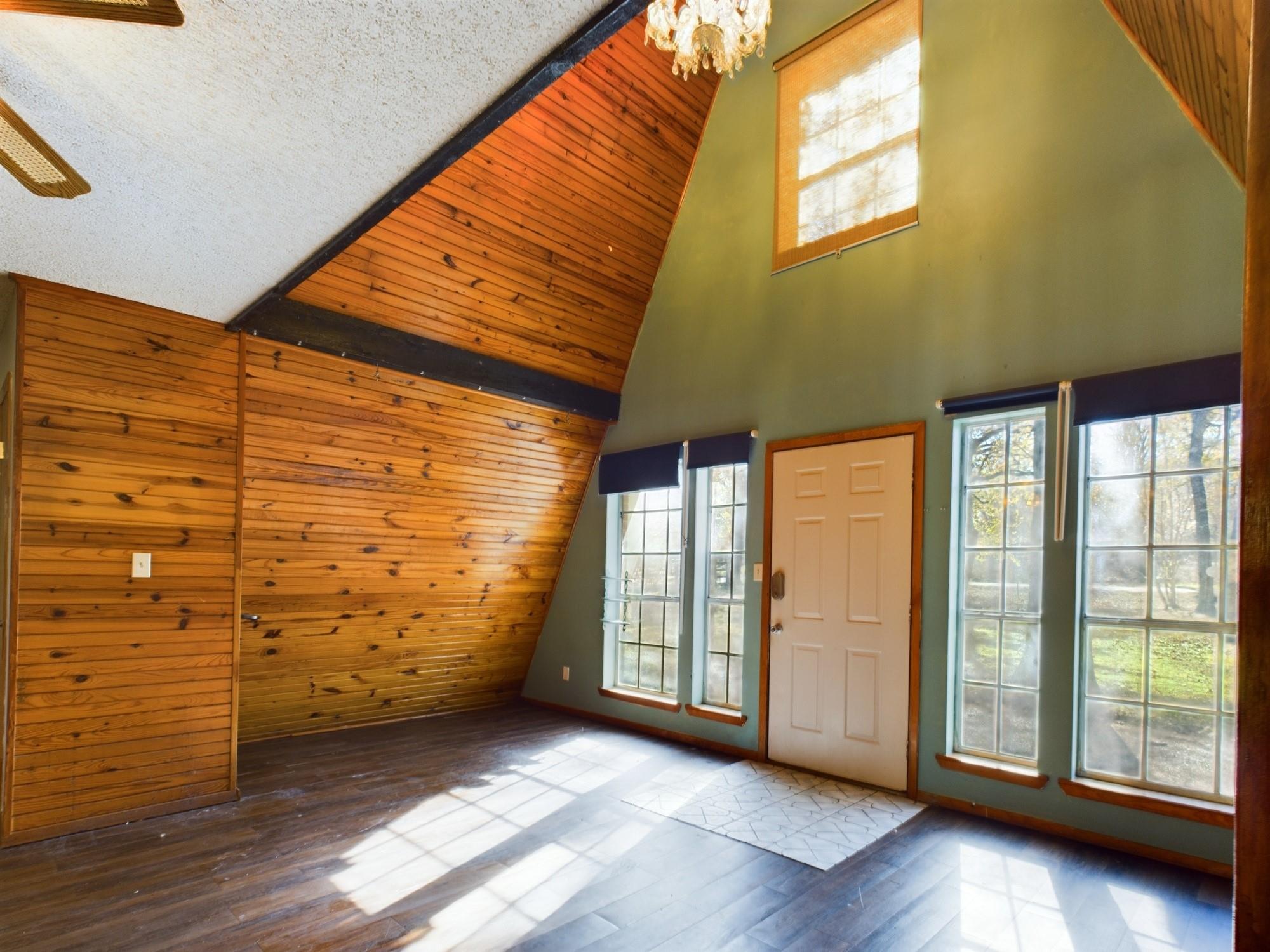 569 N Berry Ridge Property Photo 4