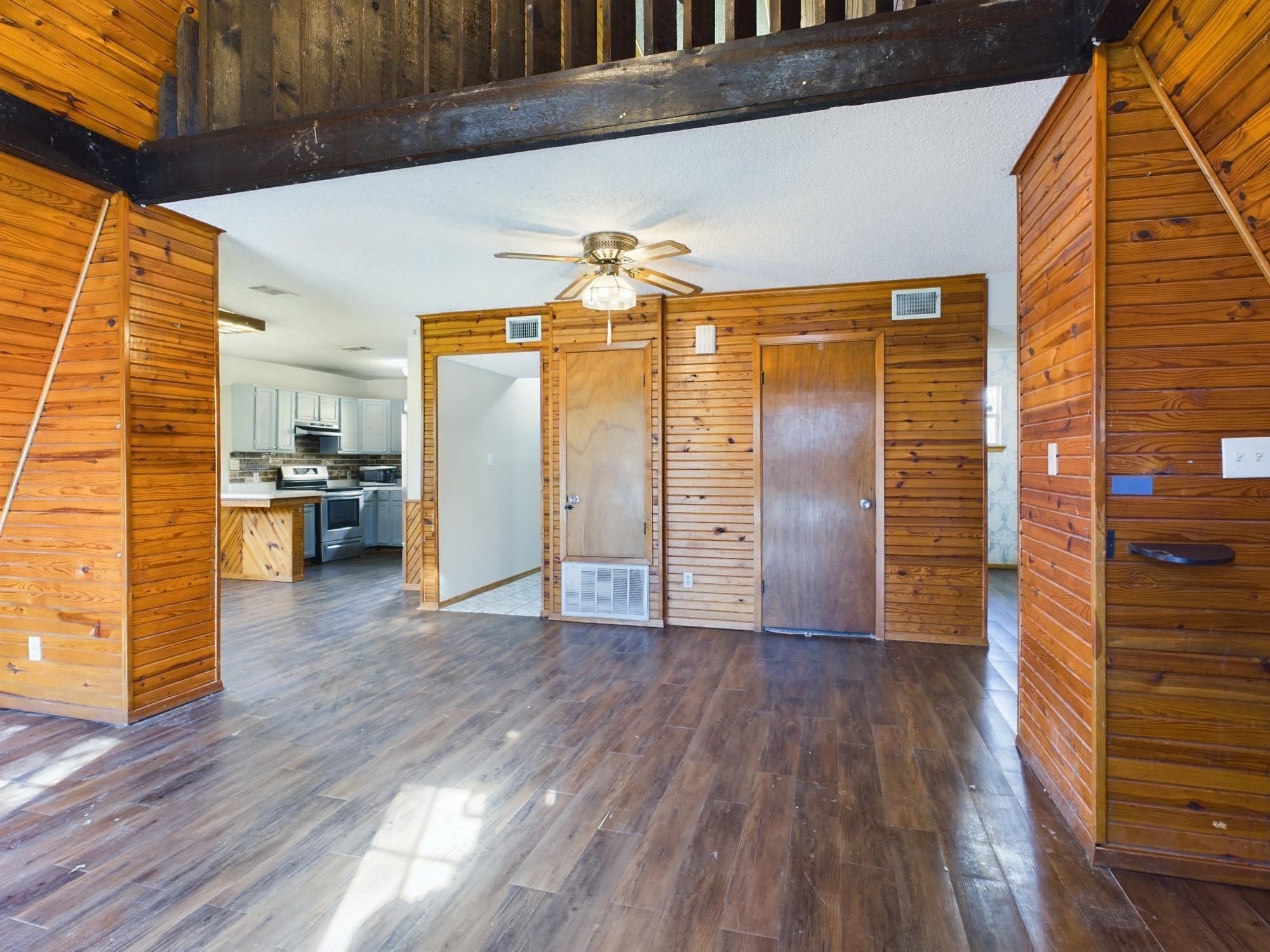 569 N Berry Ridge Property Photo 6