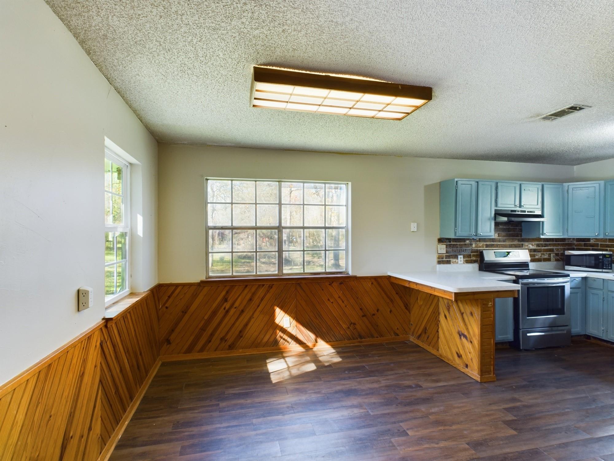 569 N Berry Ridge Property Photo 7