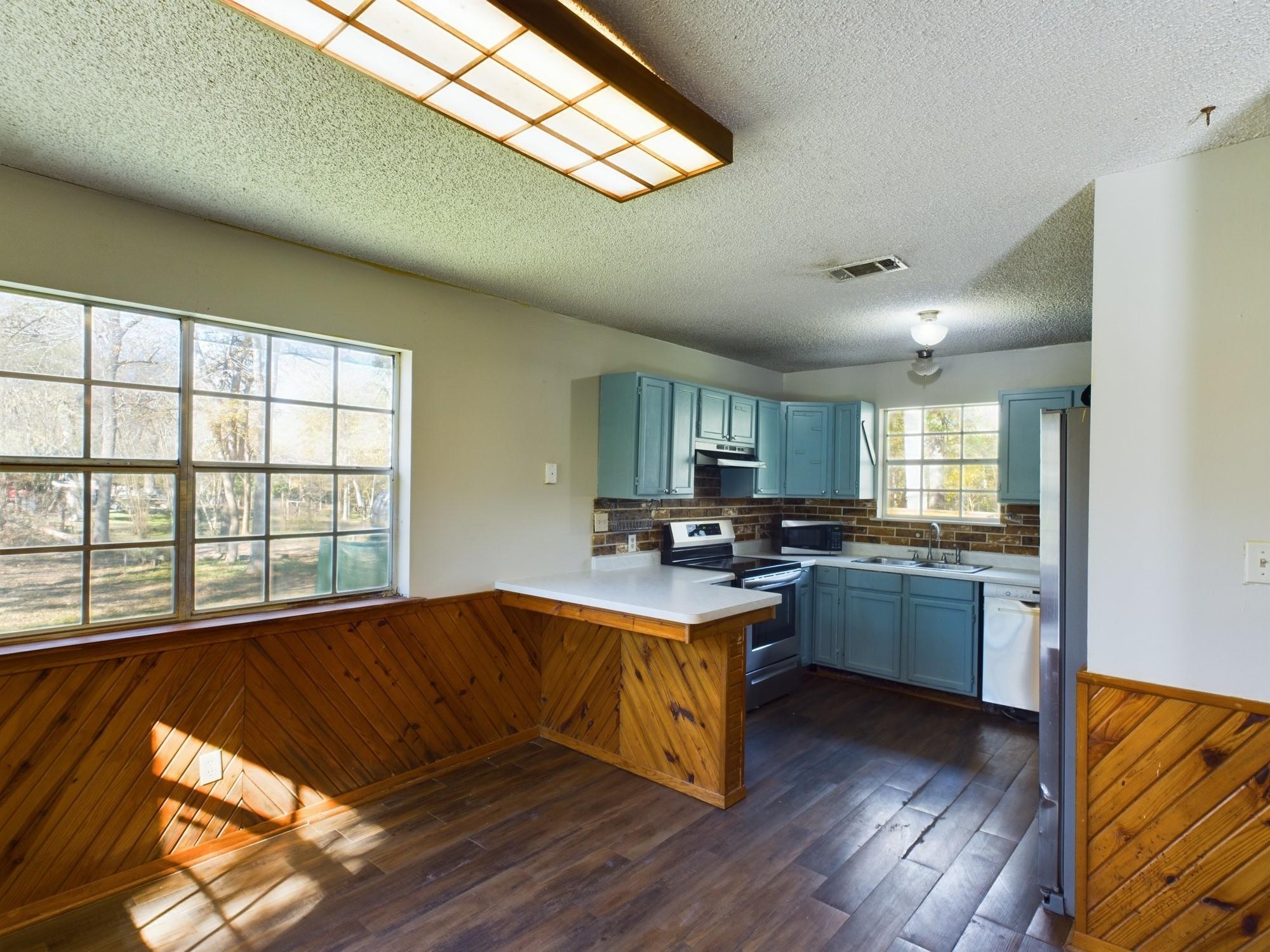 569 N Berry Ridge Property Photo 8