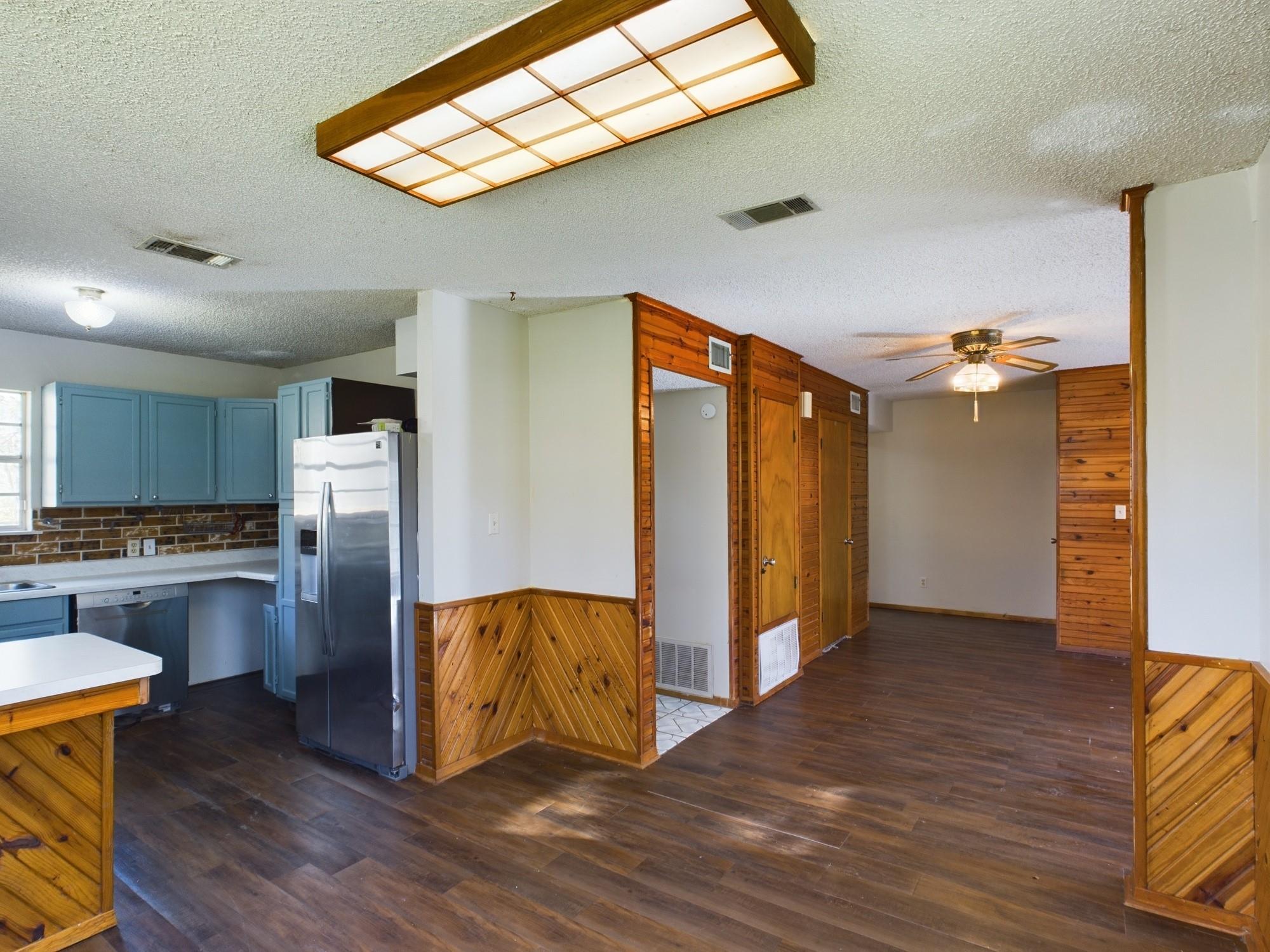 569 N Berry Ridge Property Photo 9