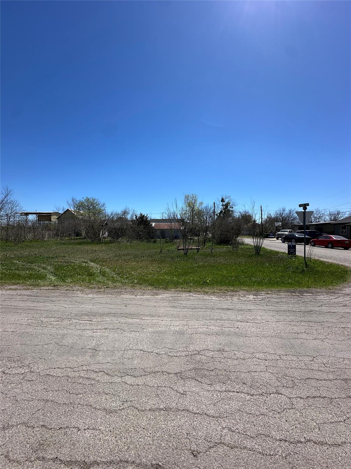 301 Gano St Property Photo 4