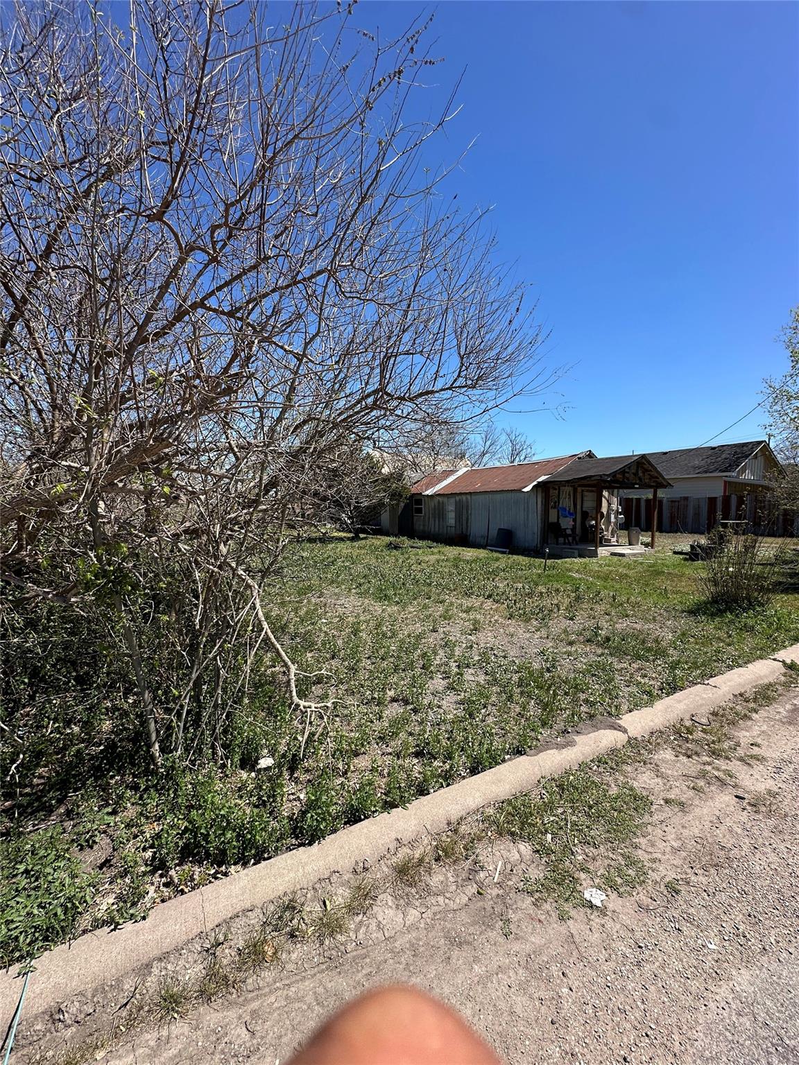 301 Gano St Property Photo 14