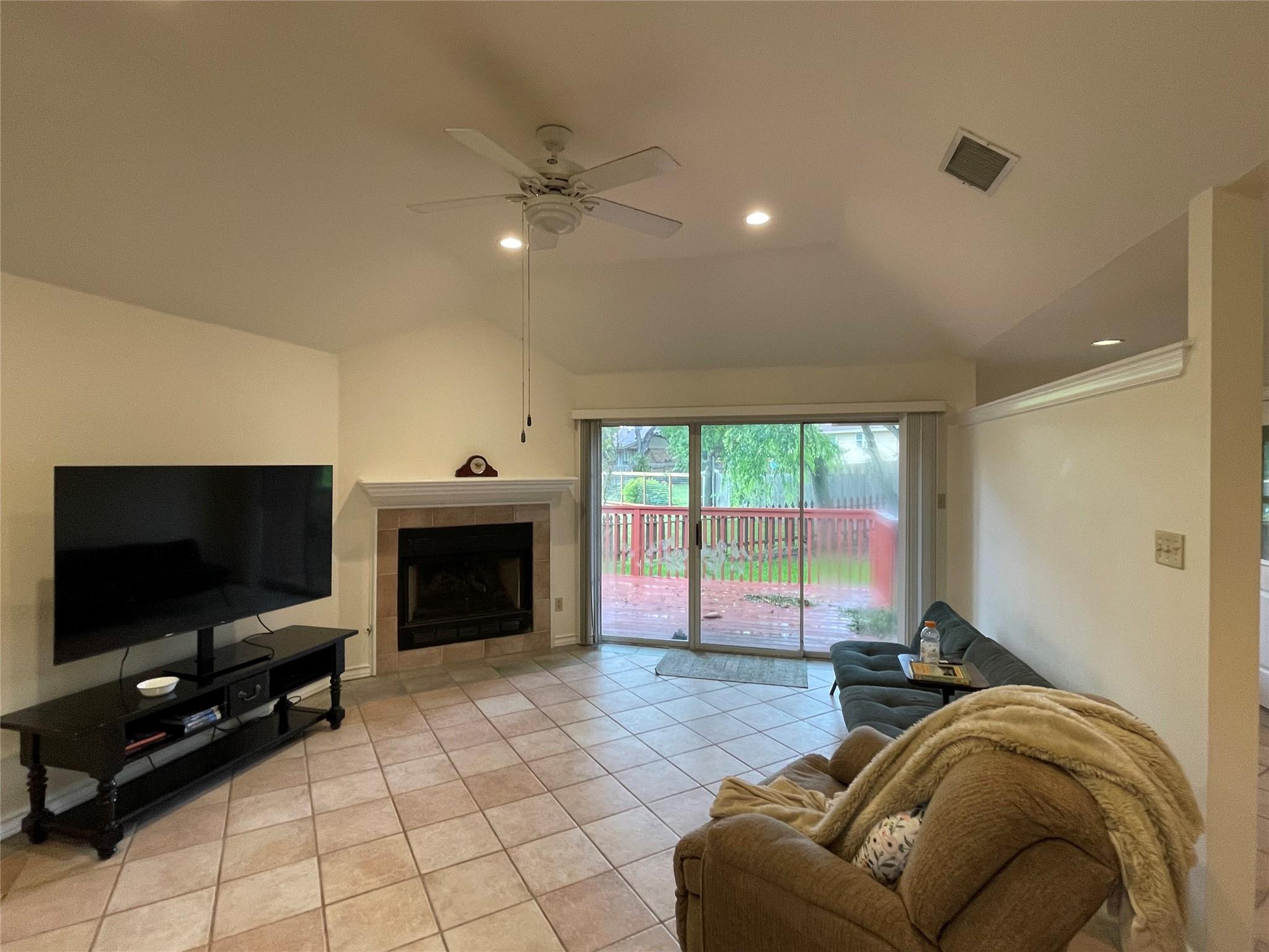603 Green Field Cv Property Photo 3