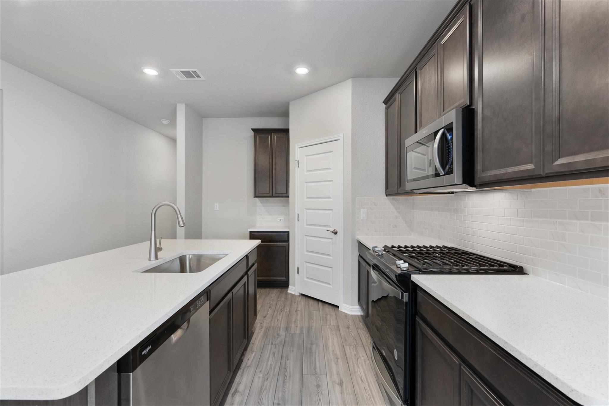 200 El Capitan Loop Property Photo 9