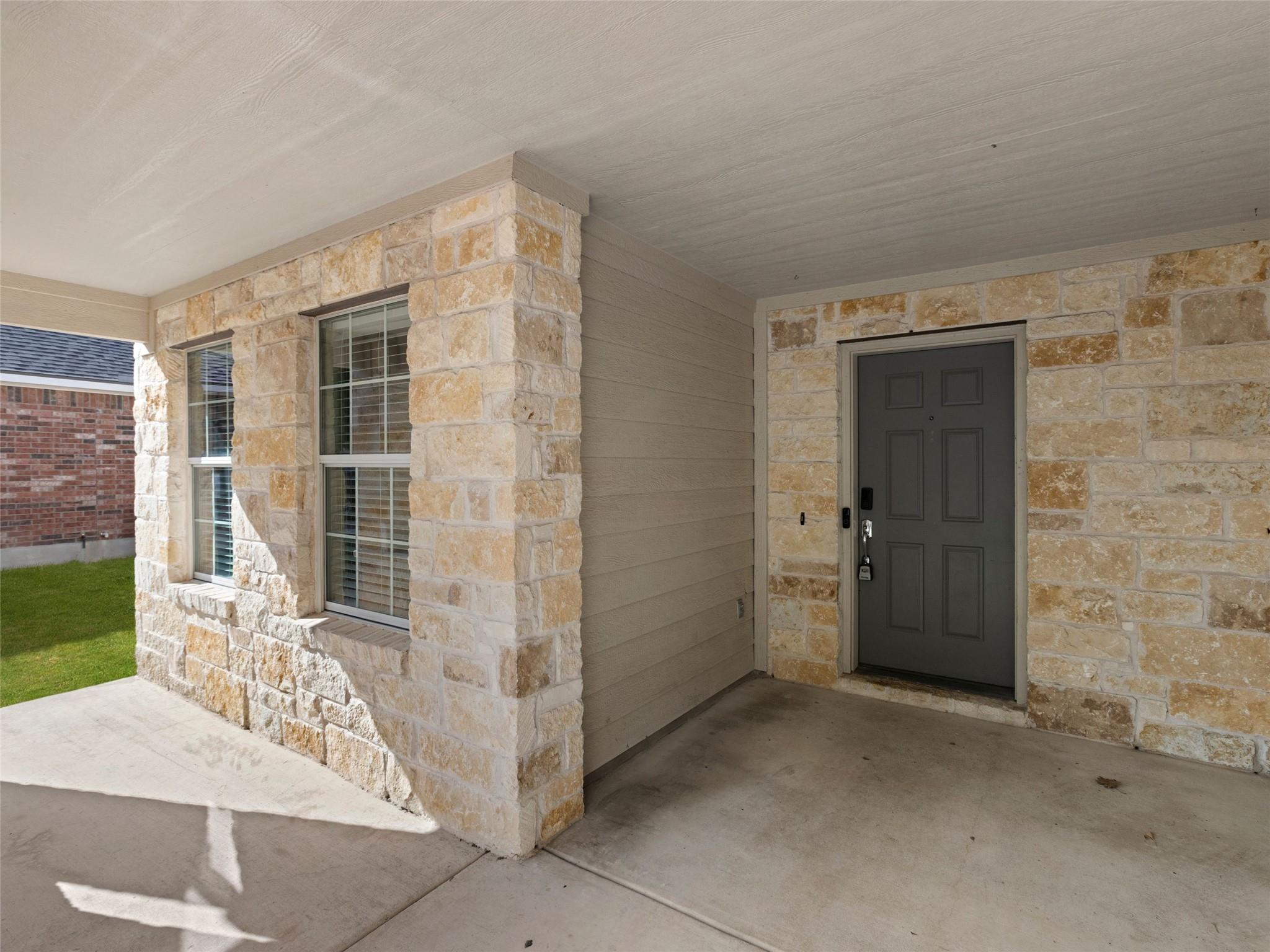 348 King Elder Ln Property Photo 5