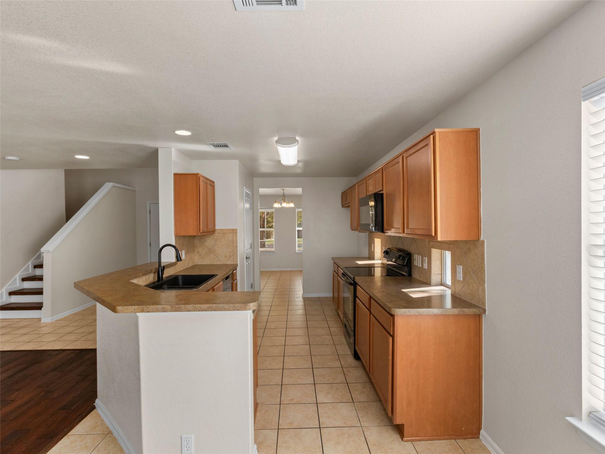 348 King Elder Ln Property Photo 14