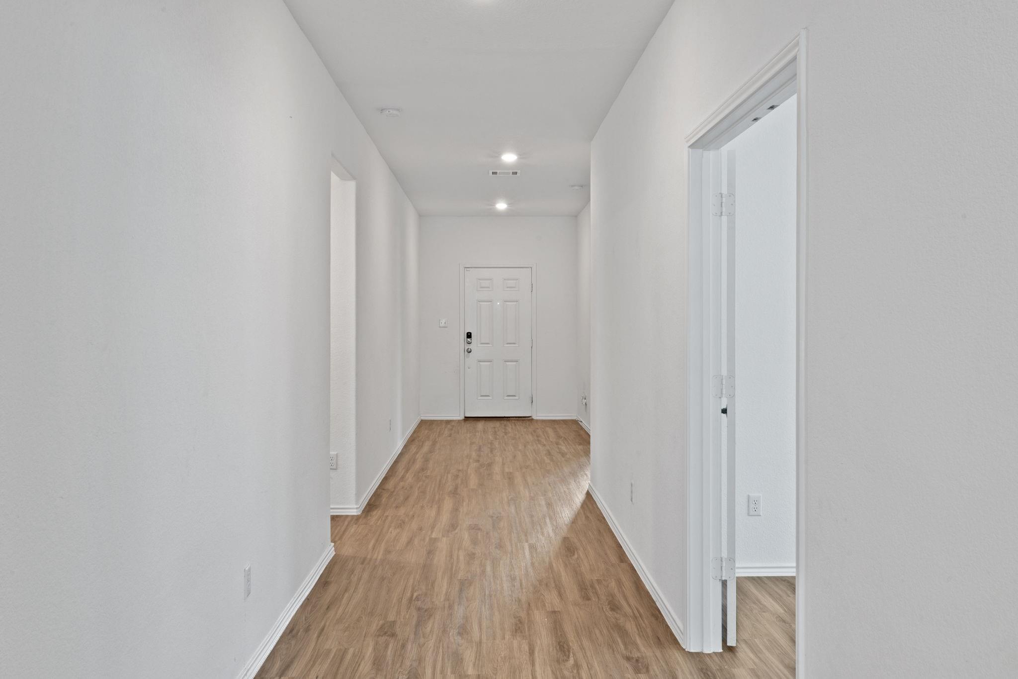 705 Bluejack Way Property Photo 3