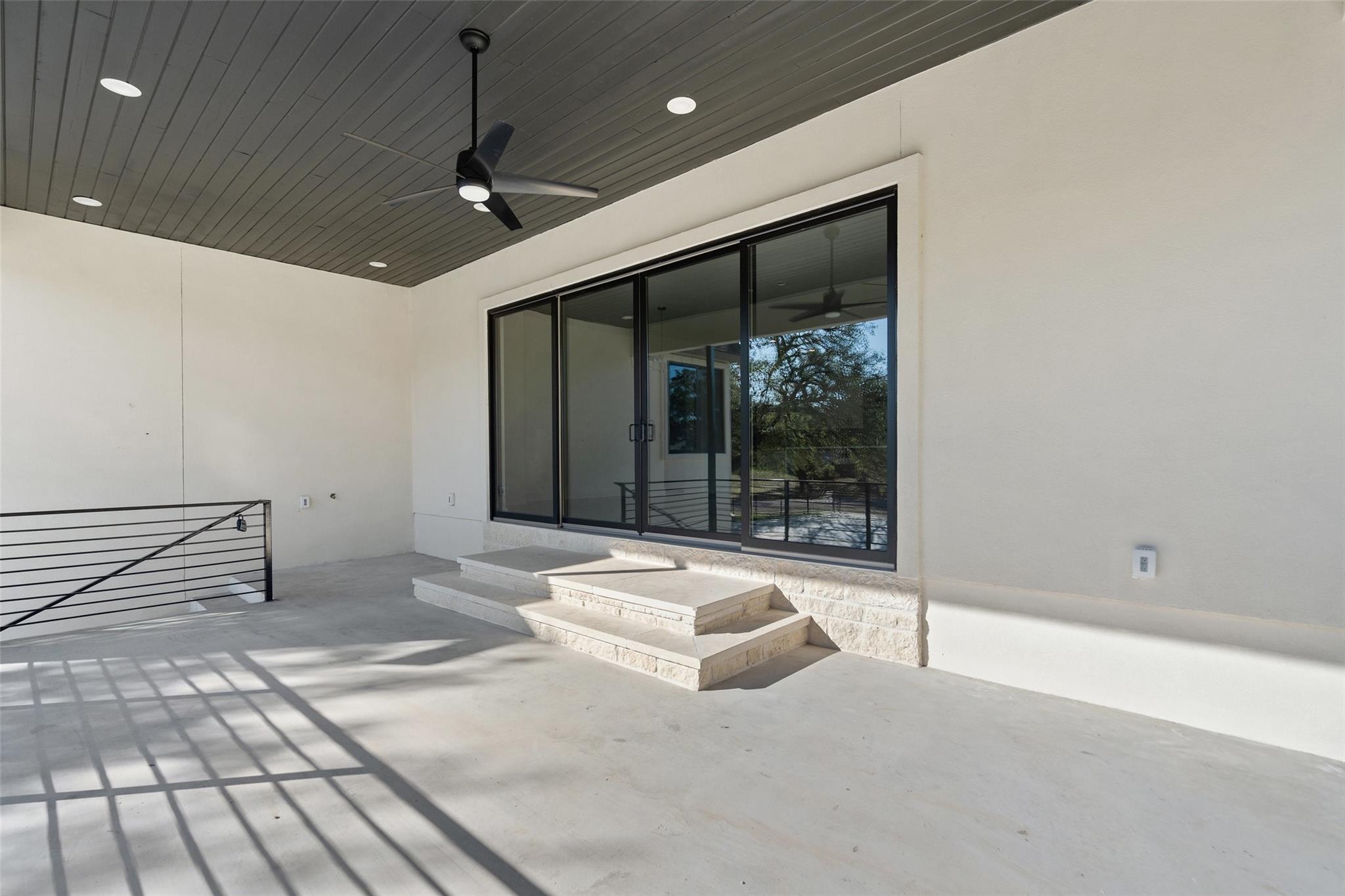 300 Deer Dr Property Photo 16