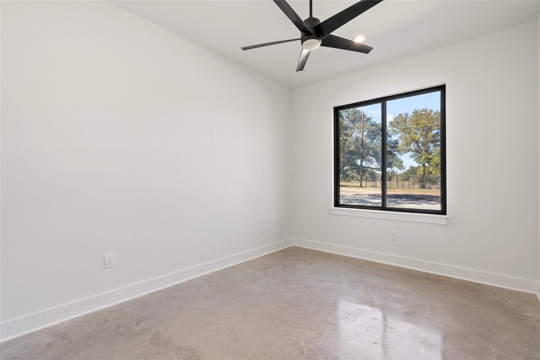 300 Deer Dr Property Photo 27