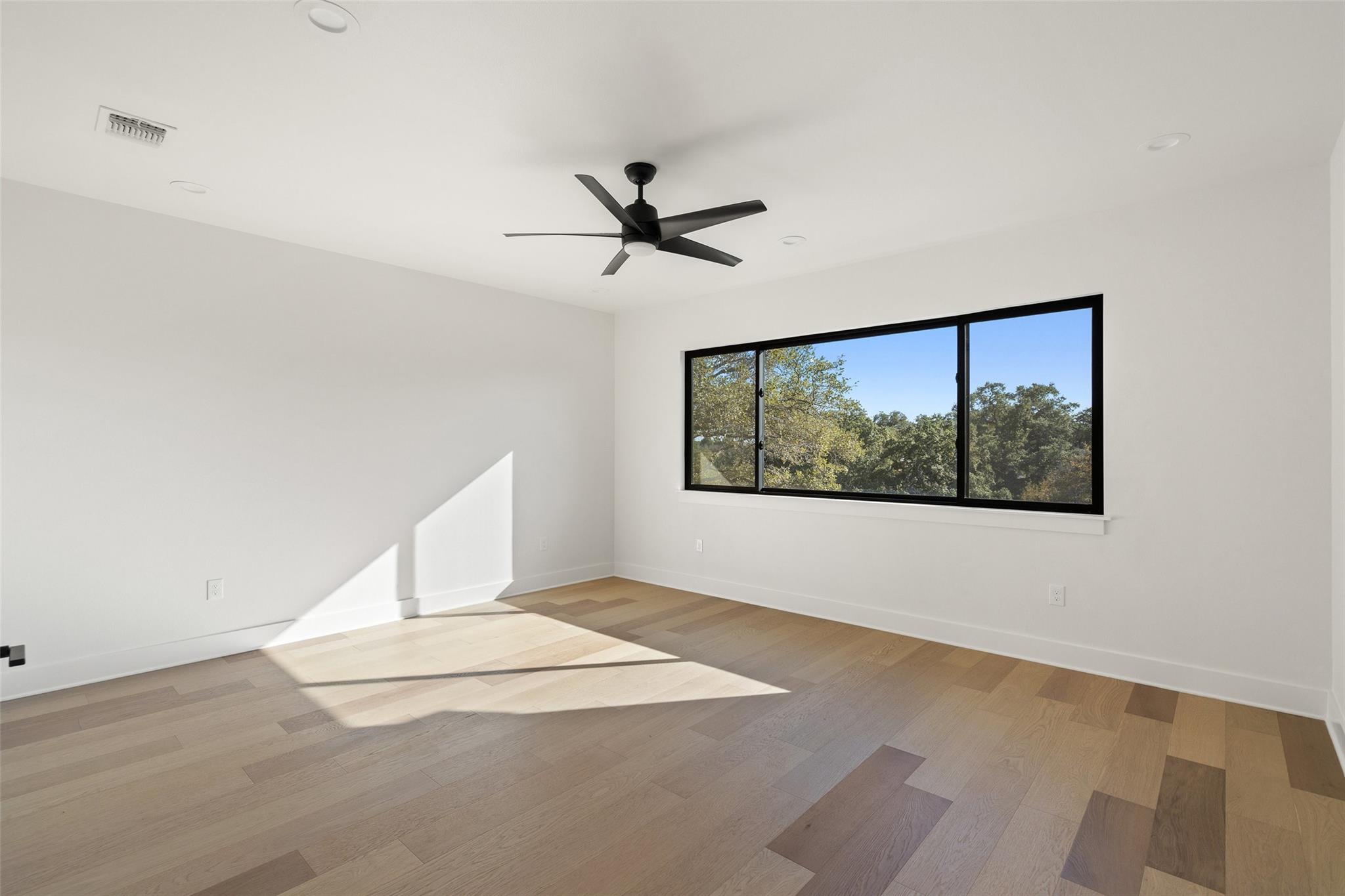 300 Deer Dr Property Photo 29