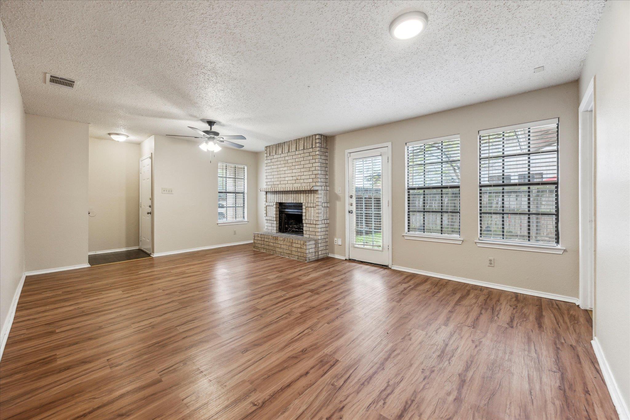 906 Hyridge St Property Photo 1