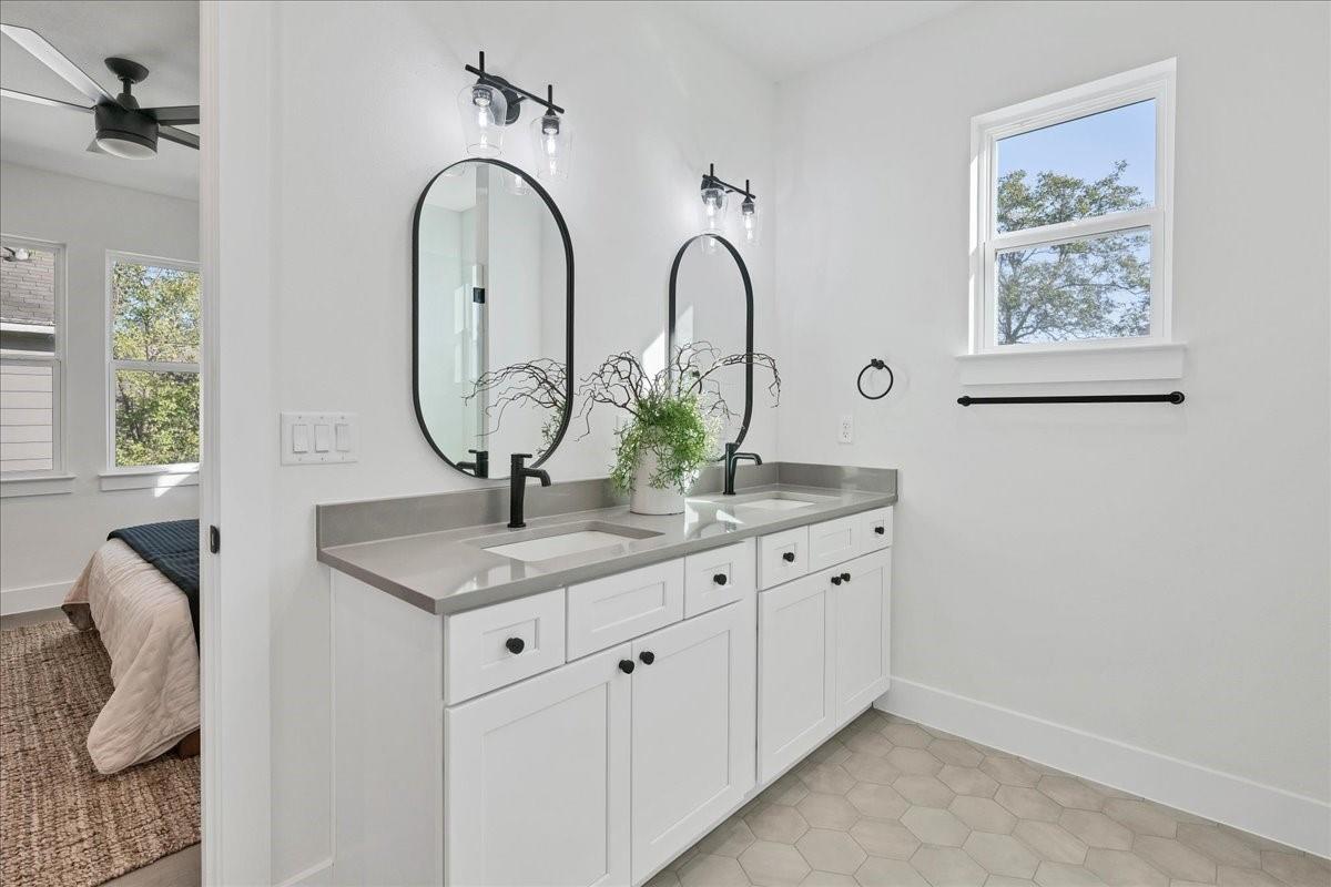 1809 Maple Ave 1 Property Photo 17