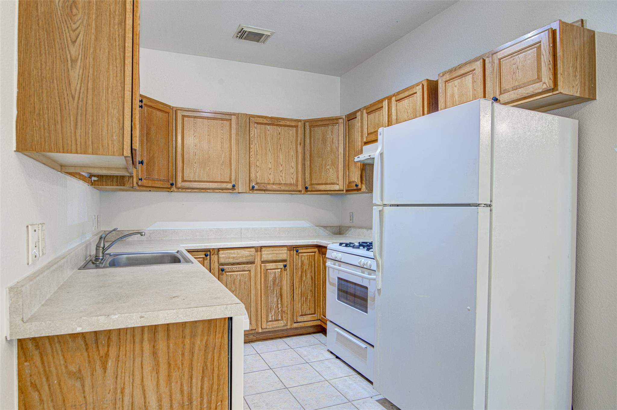 4605 Ribbecke Ave Property Photo 9