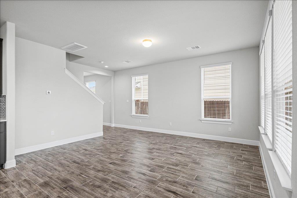 136 Free Stone Dr Property Photo 4