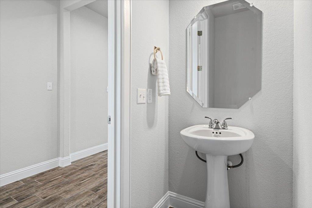 136 Free Stone Dr Property Photo 14