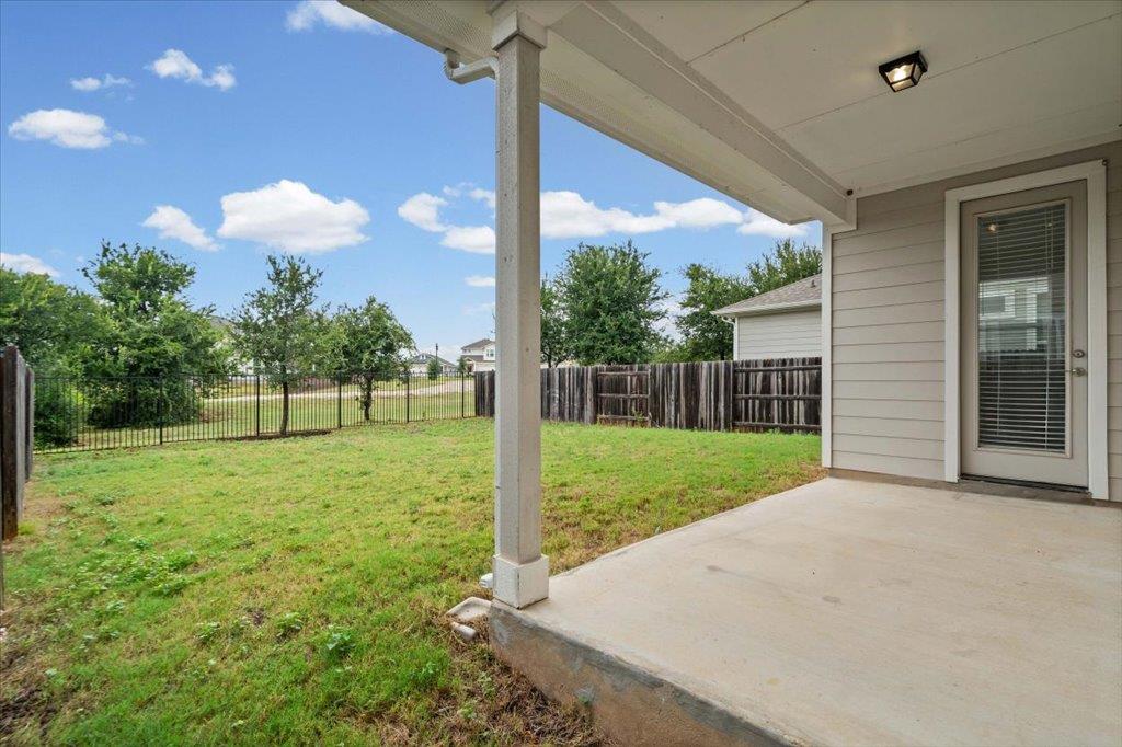 136 Free Stone Dr Property Photo 23
