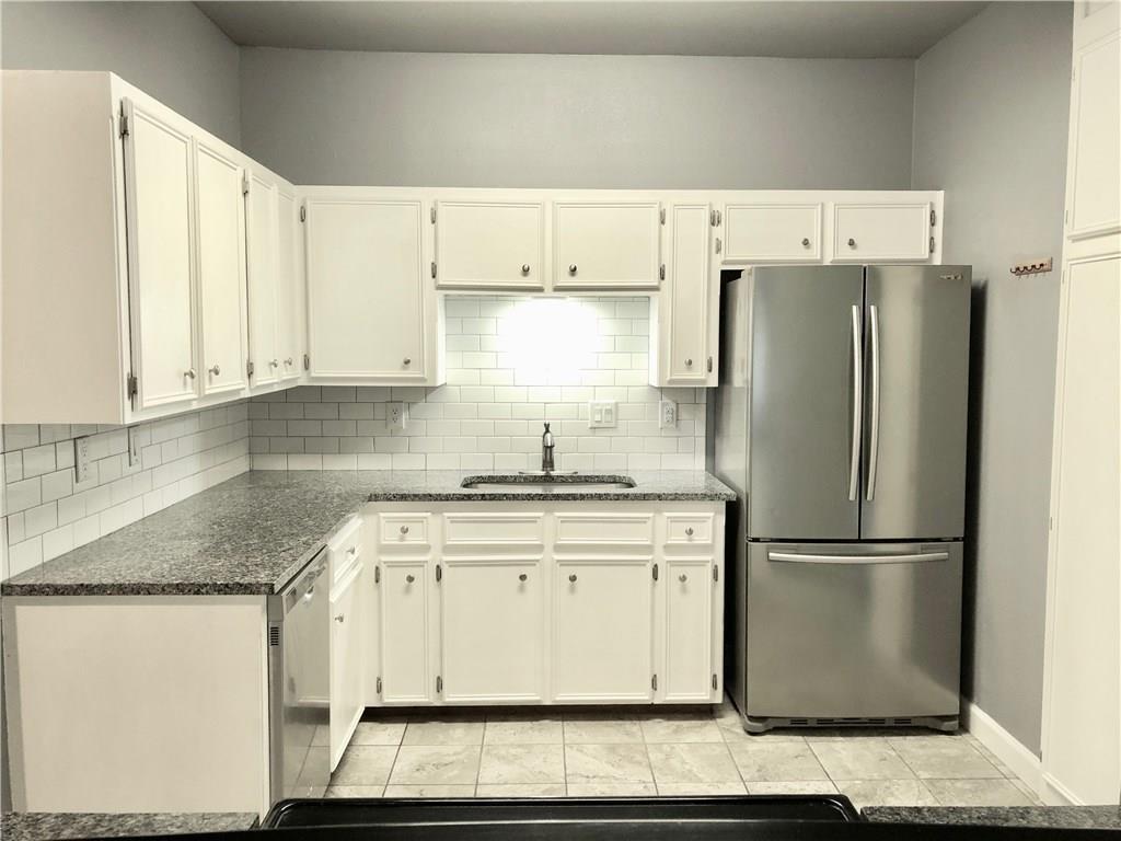 2414 Longview St 303 Property Photo 2