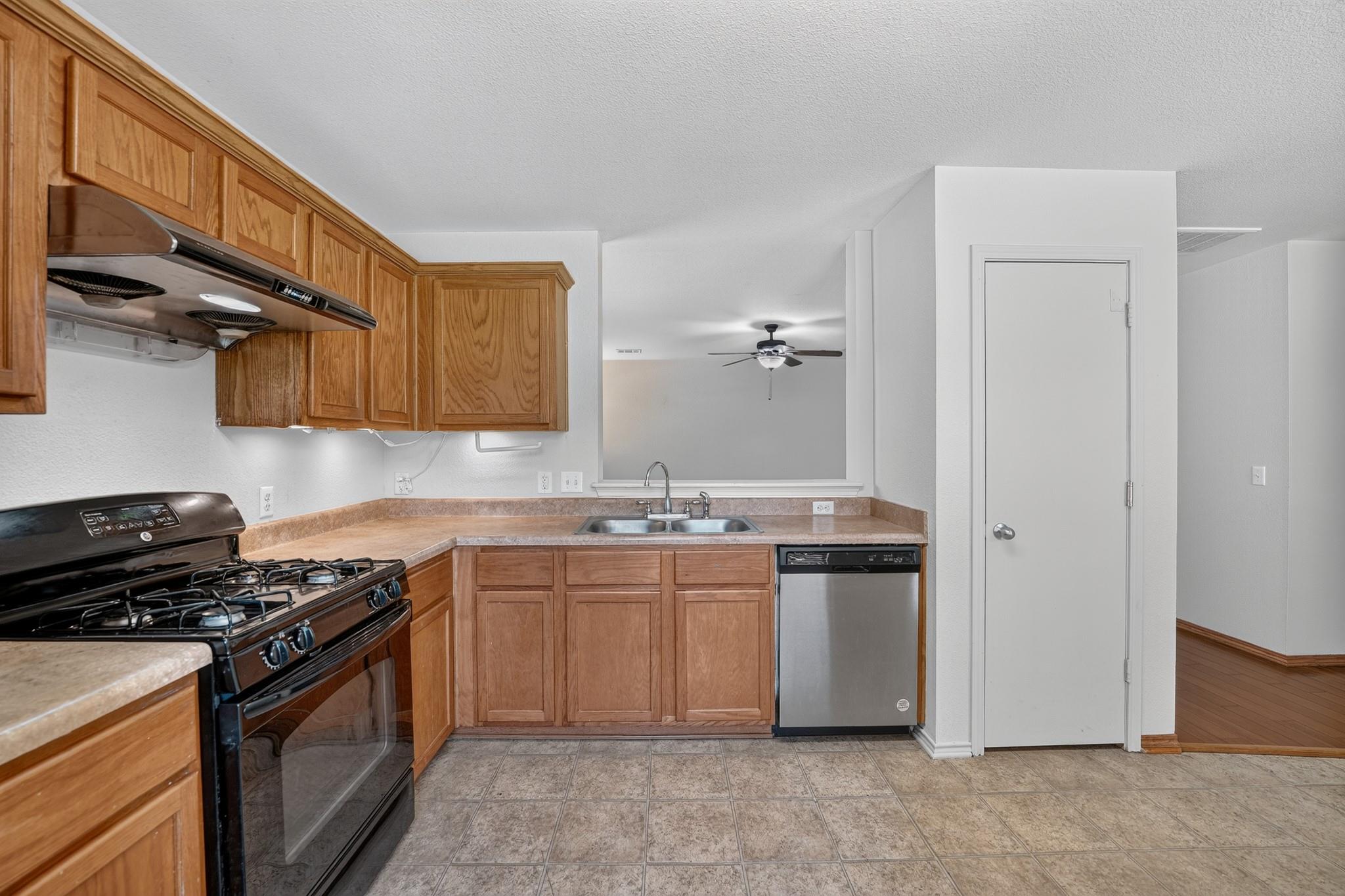 2412 Kale Dr Property Photo 11