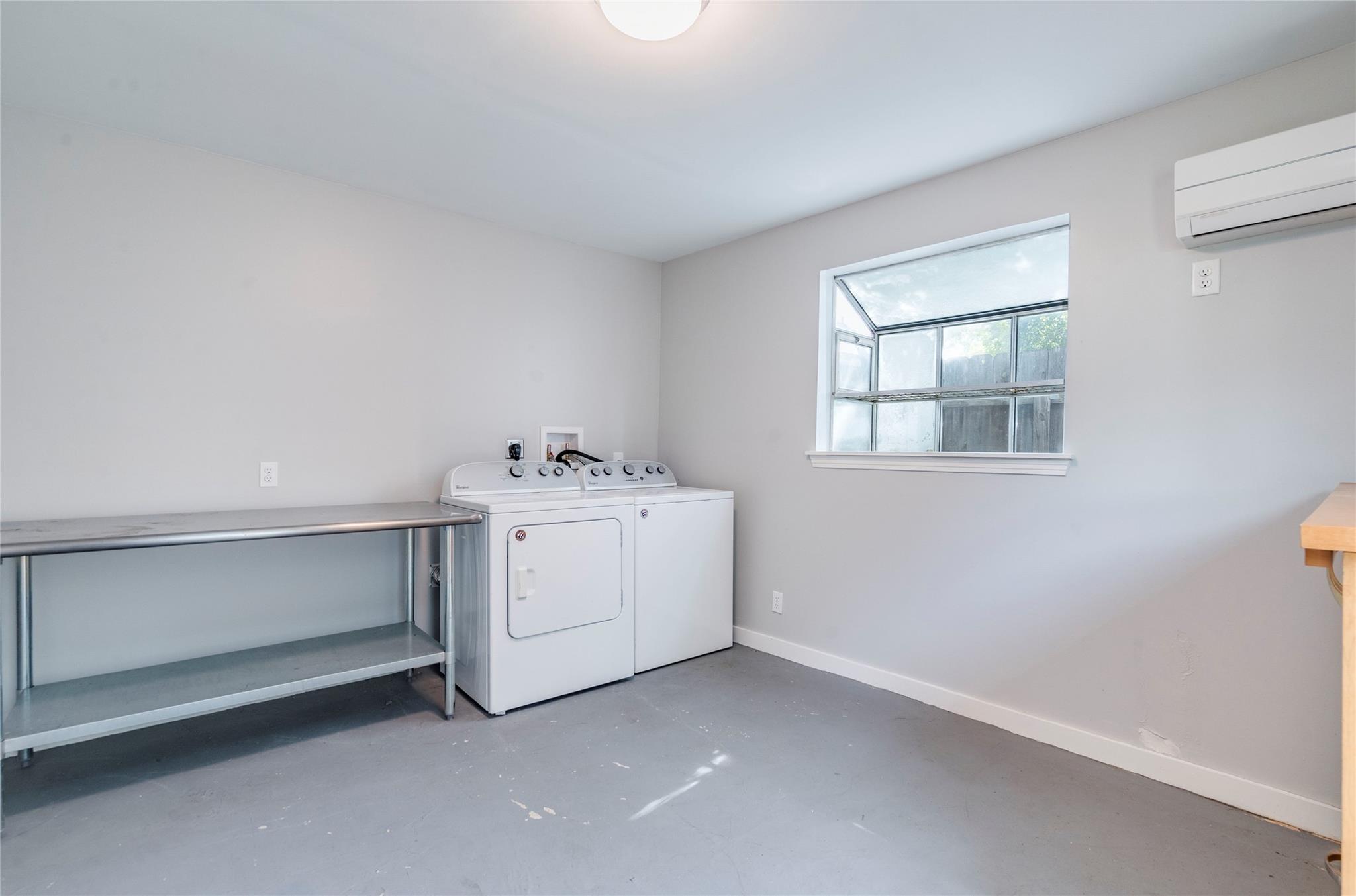 2314 Santa Rosa St Property Photo 16