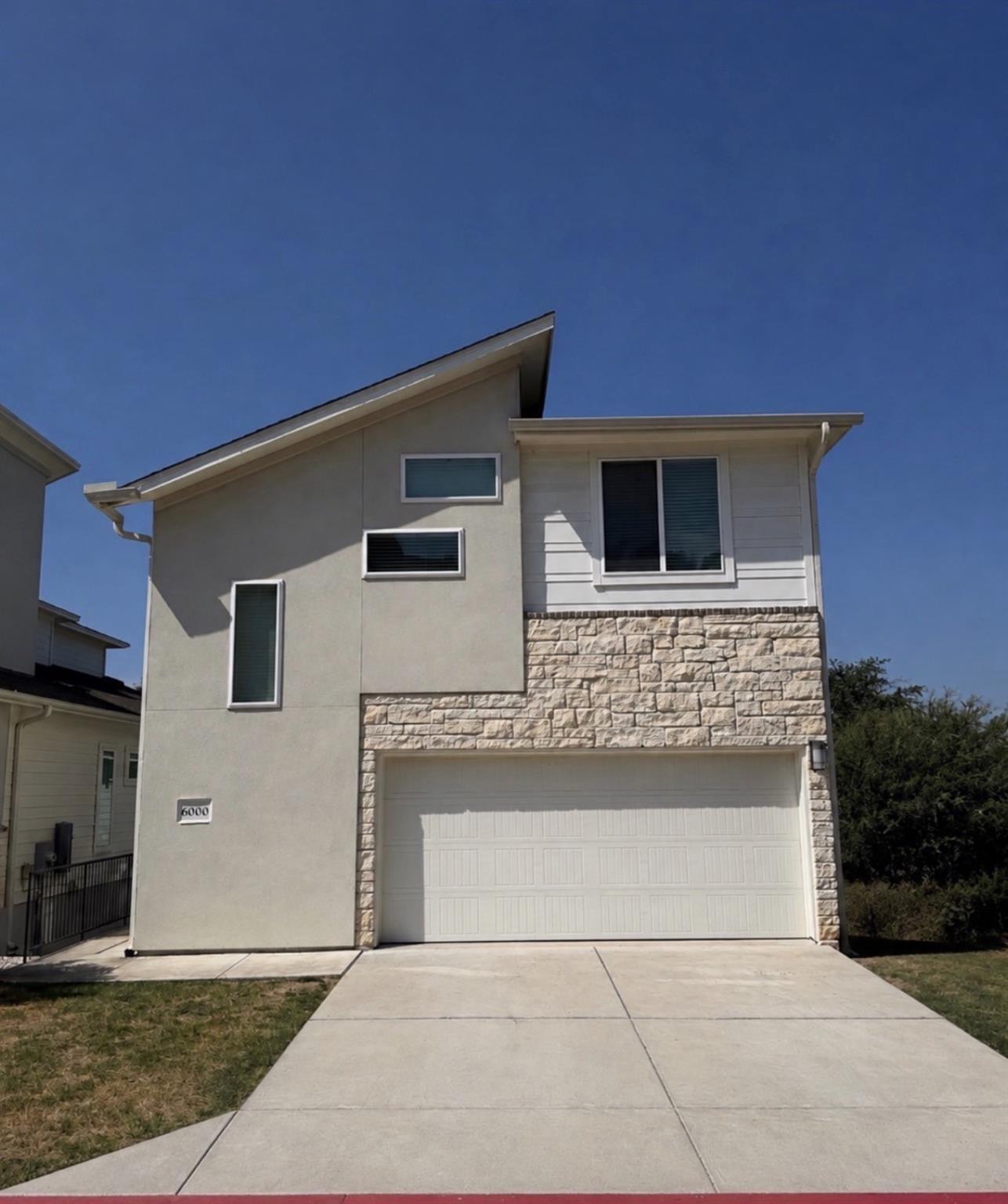 6000 Steep Cactus Trl Property Photo 1