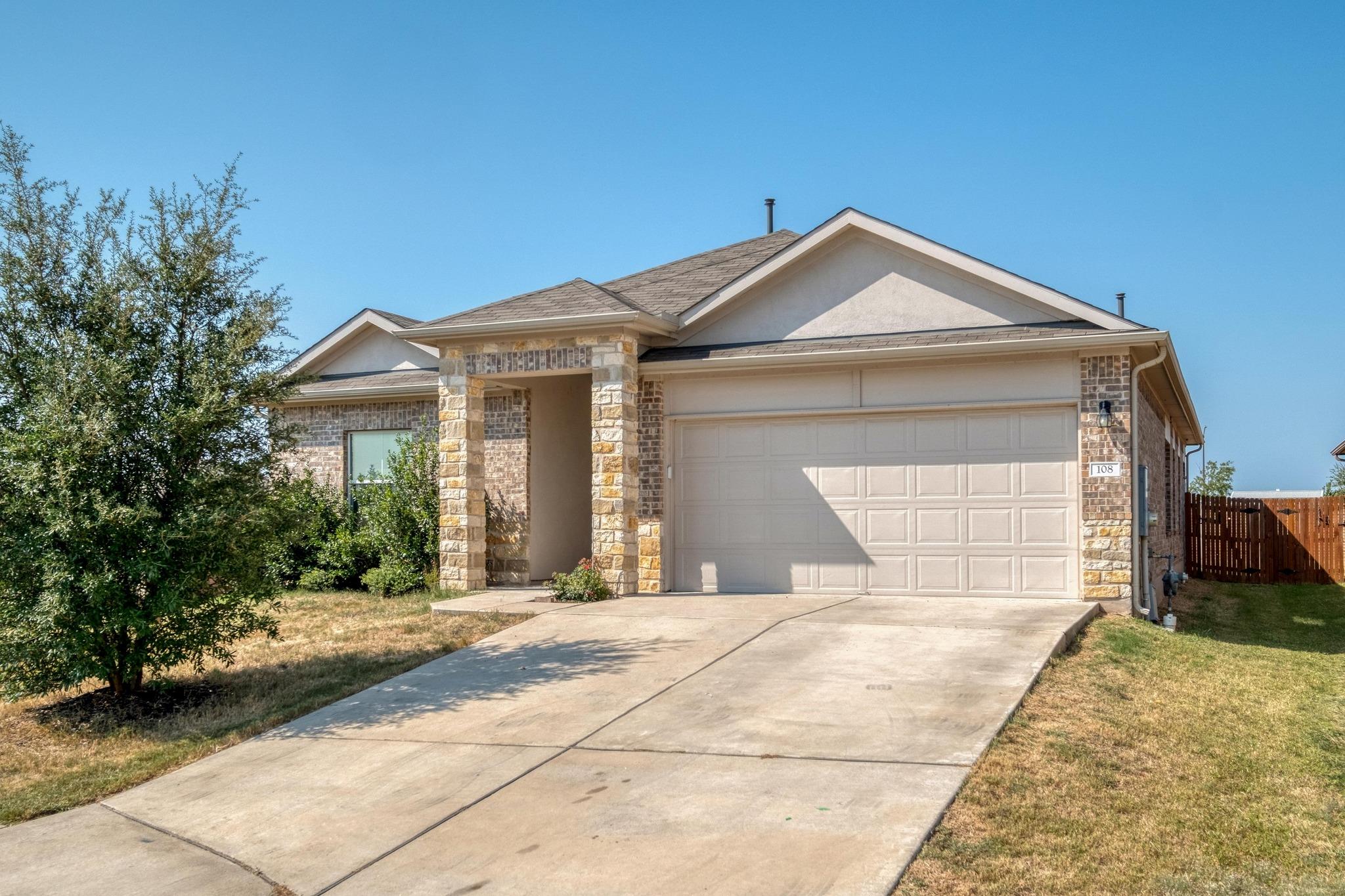 108 Kleberg Ct Property Photo 1