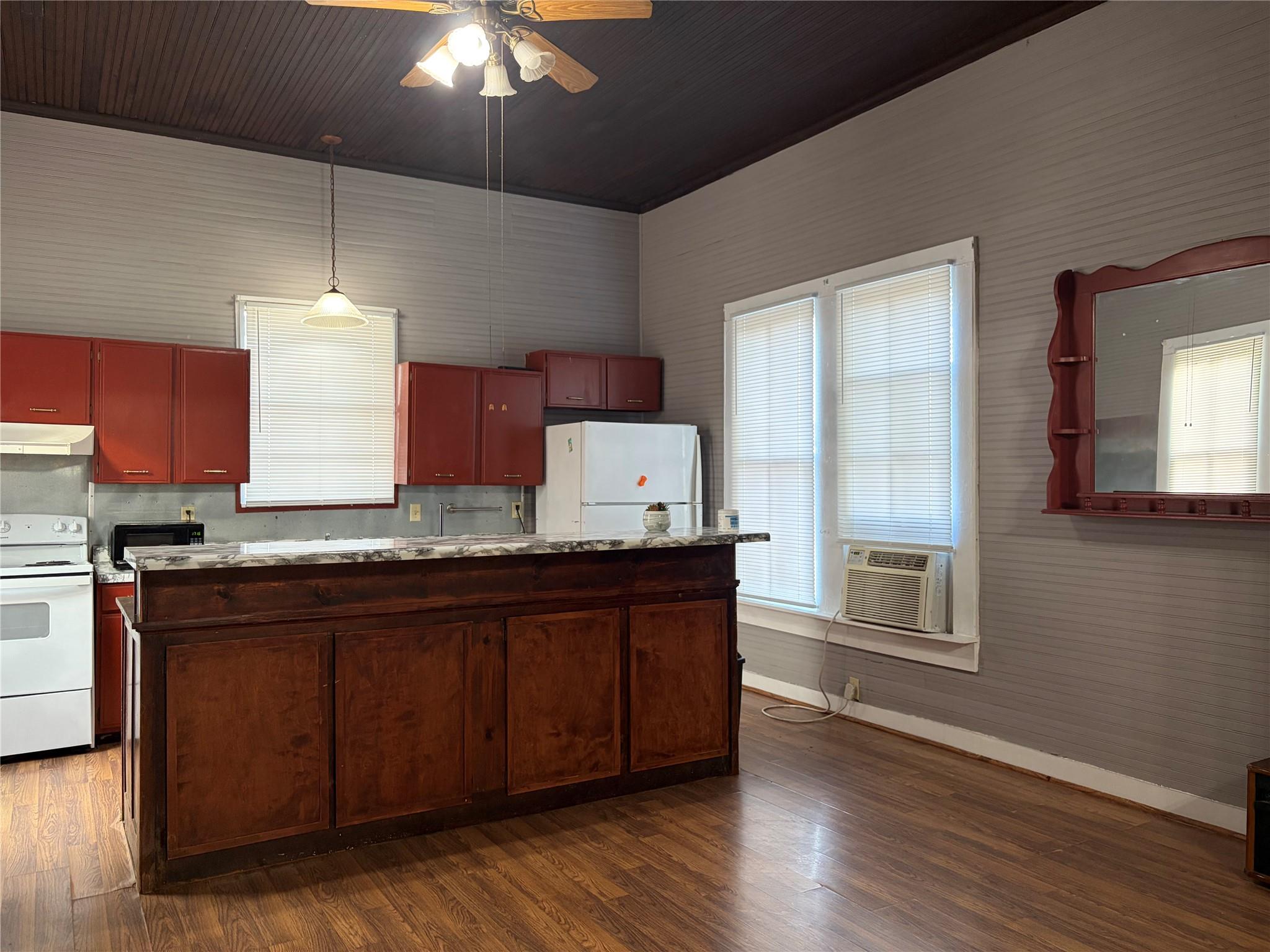 910 Bunton Ln #e Property Photo 7