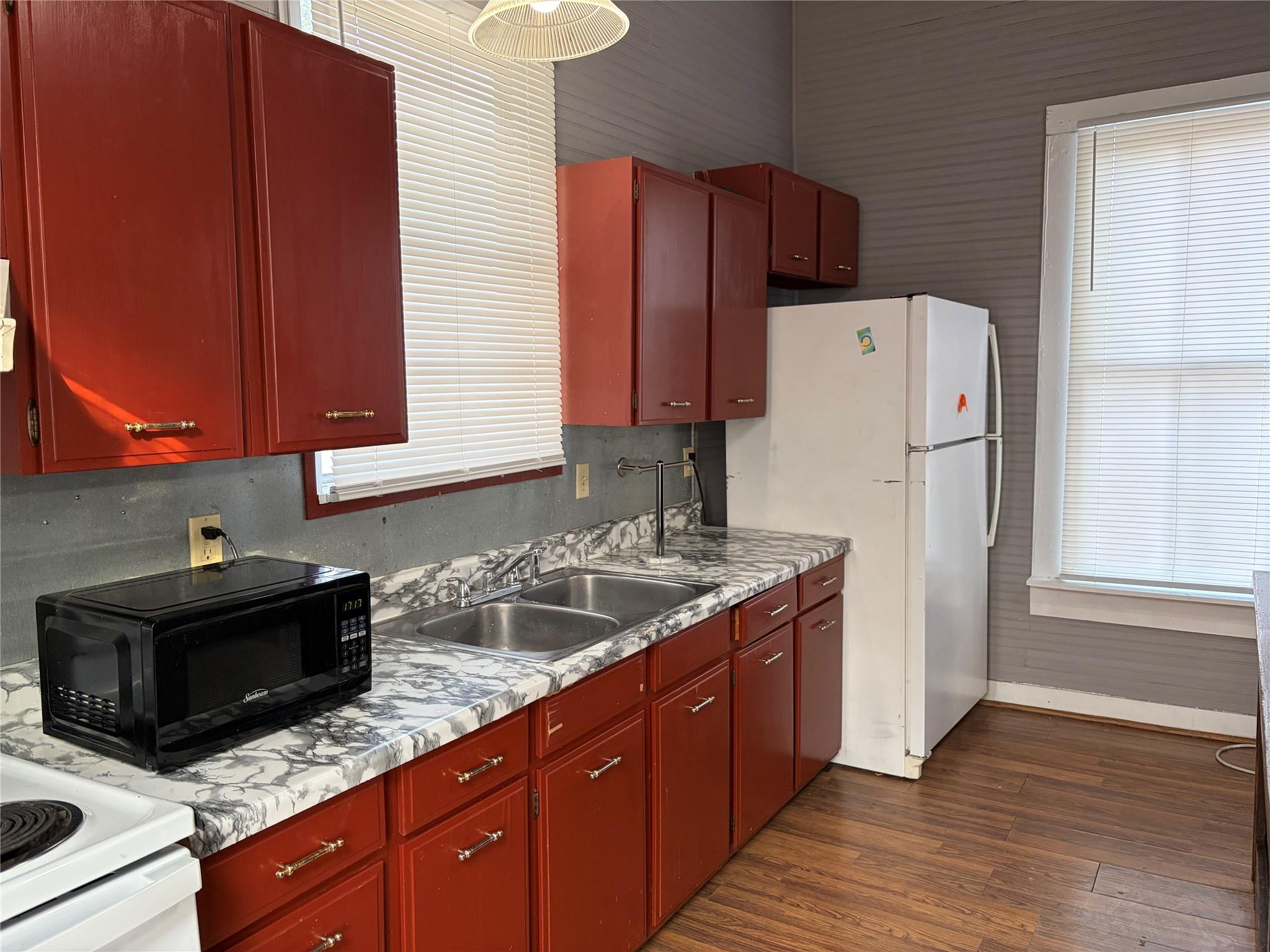 910 Bunton Ln #e Property Photo 8