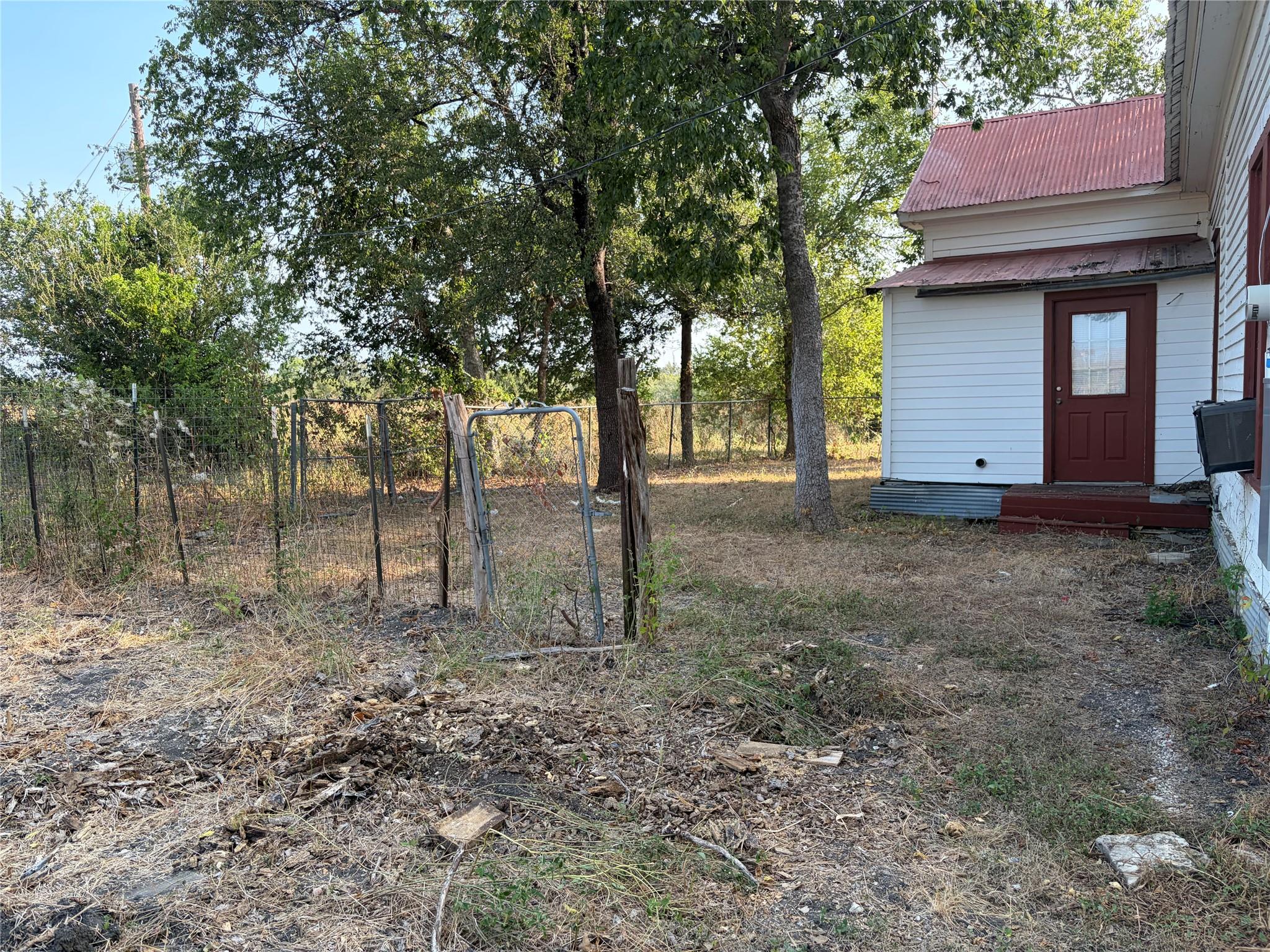 910 Bunton Ln #e Property Photo 23