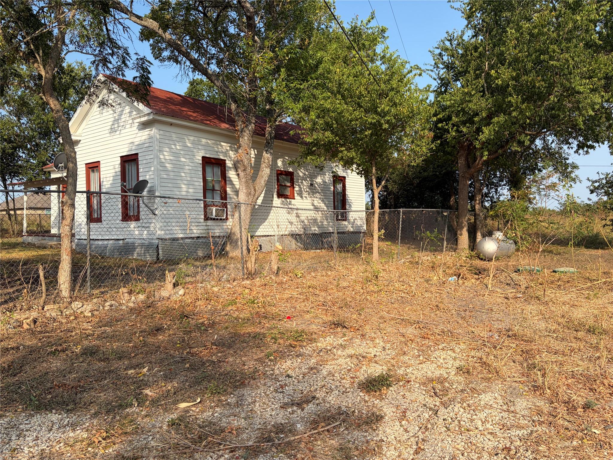910 Bunton Ln #e Property Photo 25
