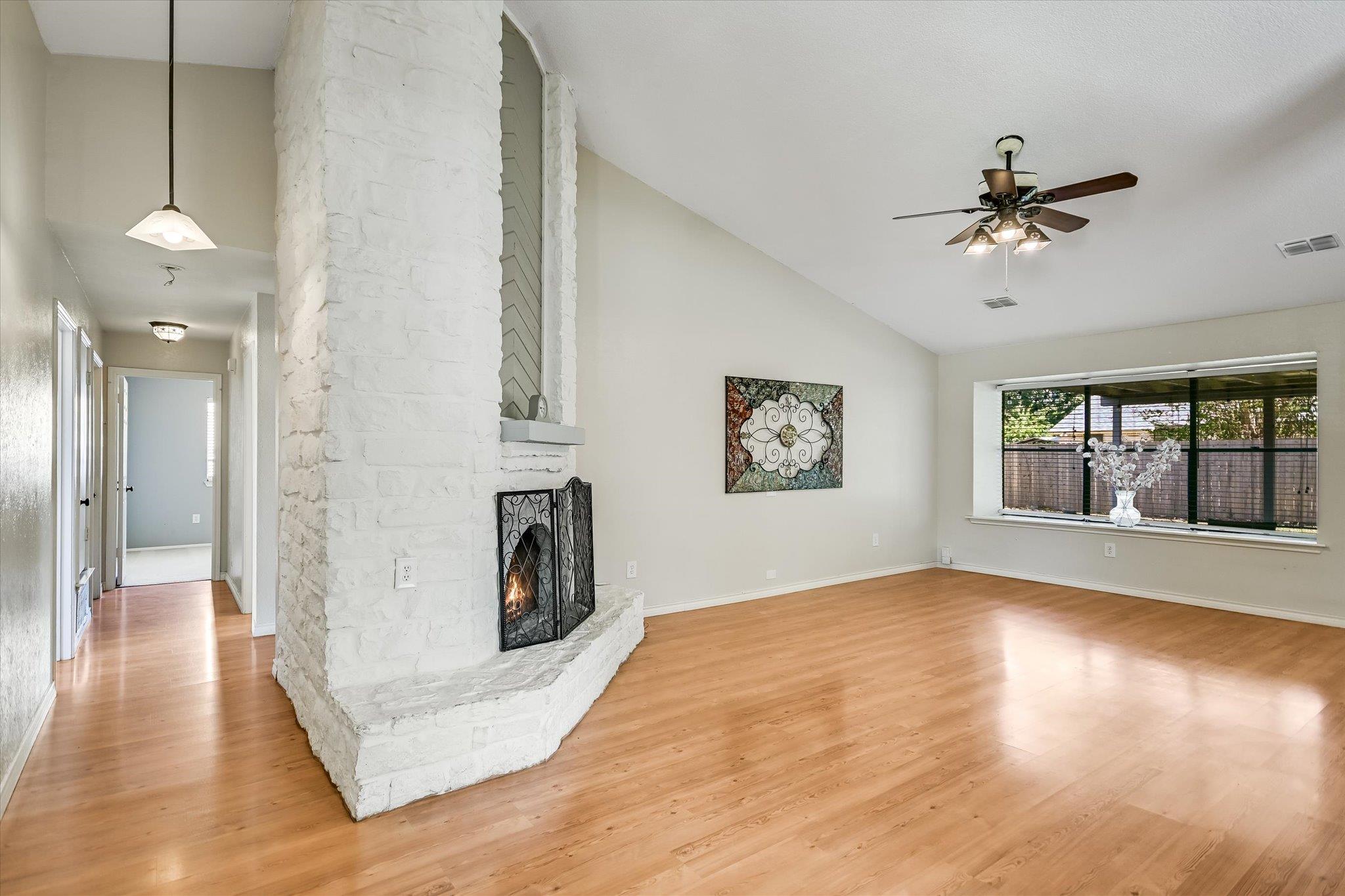 1602 E Messick Loop Property Photo 6