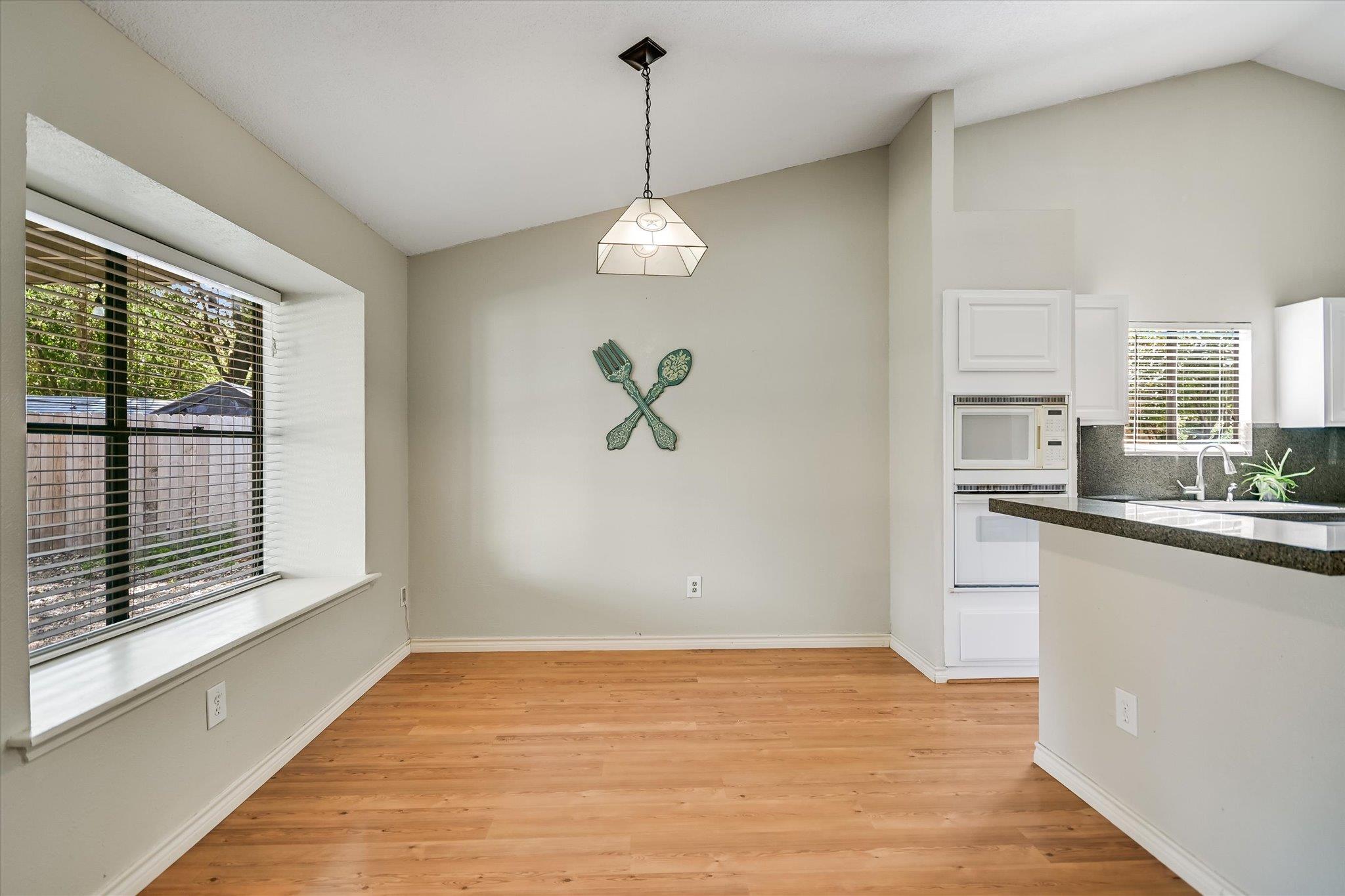 1602 E Messick Loop Property Photo 10