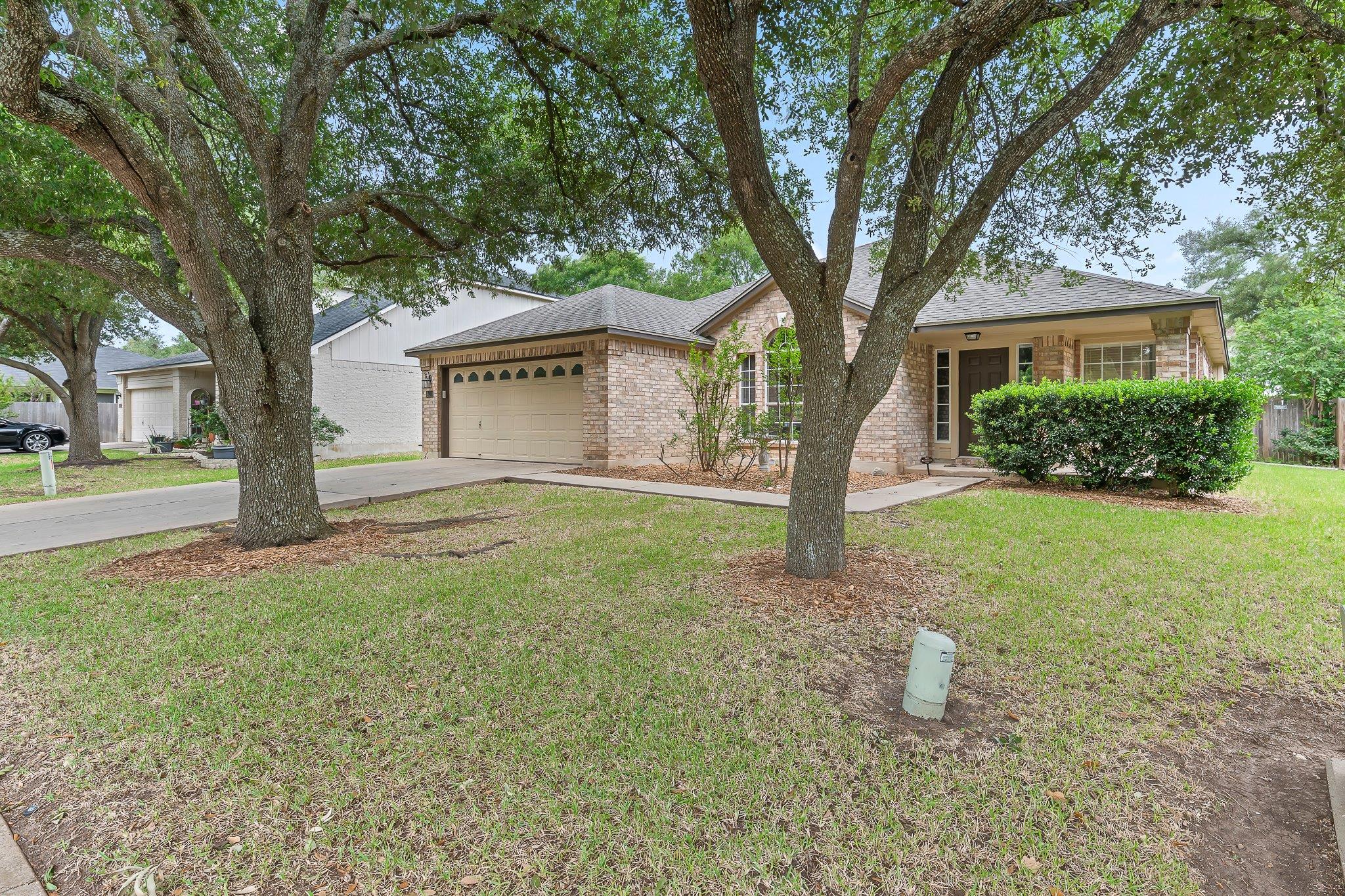 15514 Cadoz Dr Property Photo 1