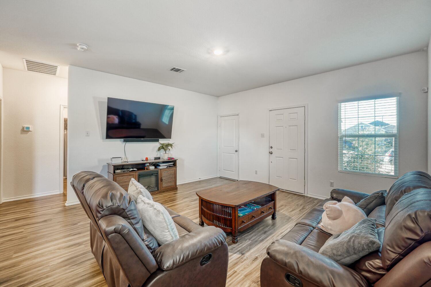 308 Geode Gln Property Photo 5