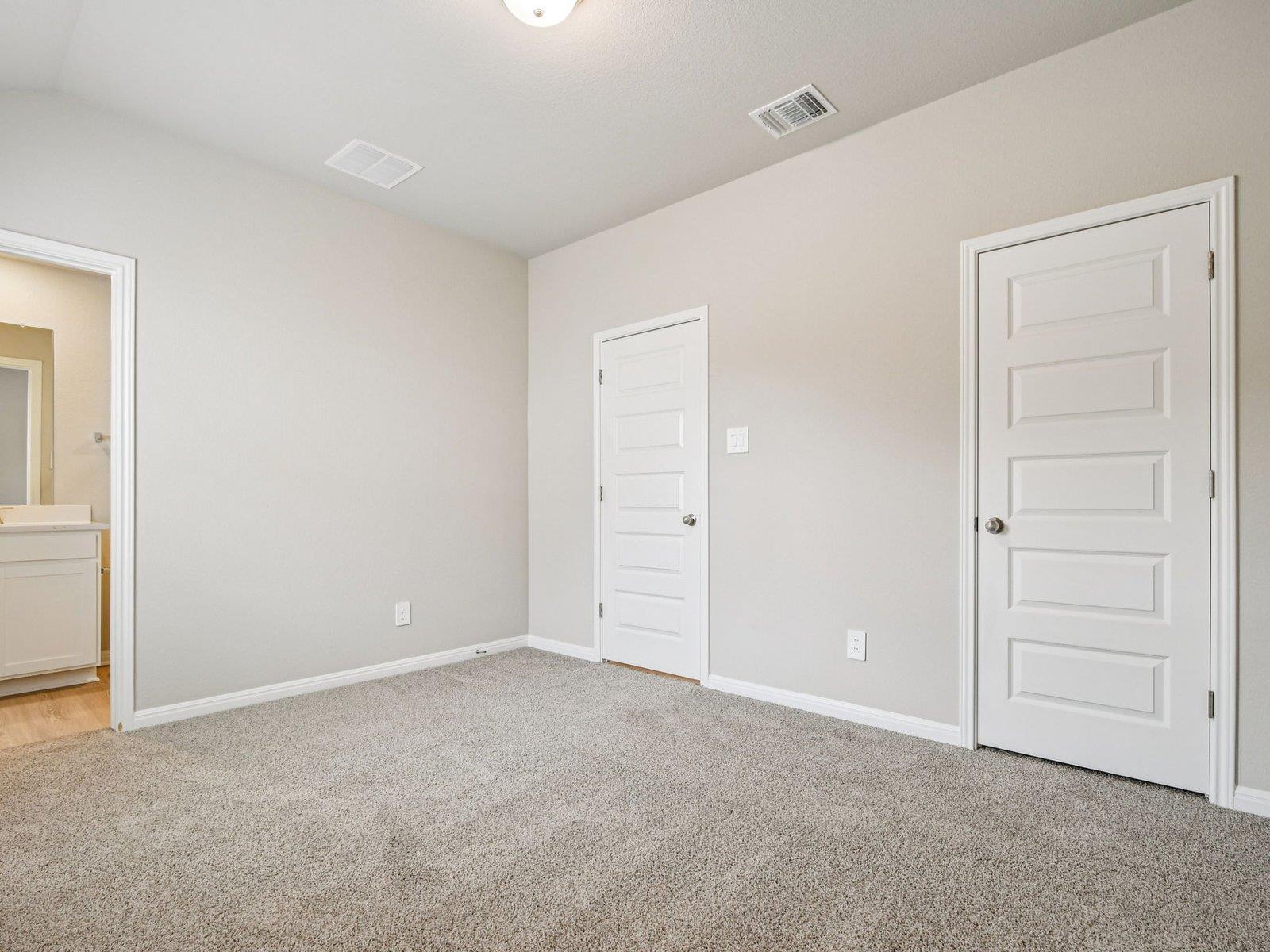 150 Coopers Hawk Crst Property Photo 7
