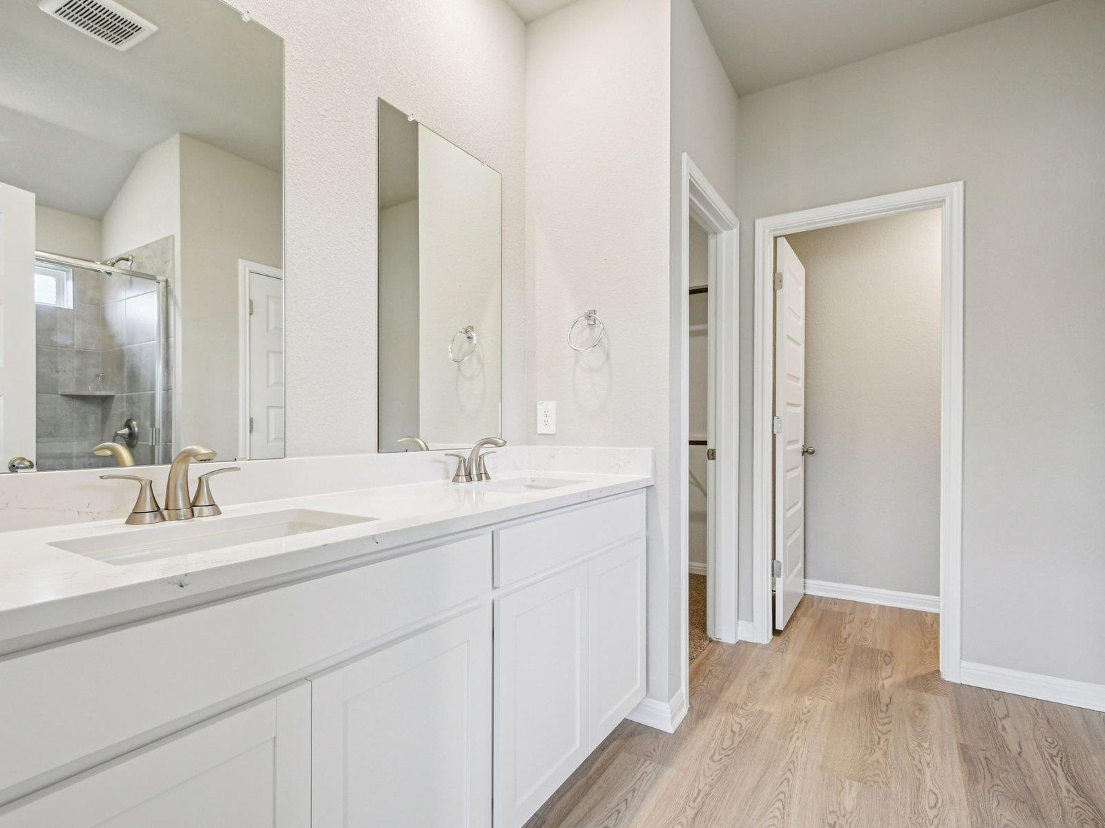 150 Coopers Hawk Crst Property Photo 8