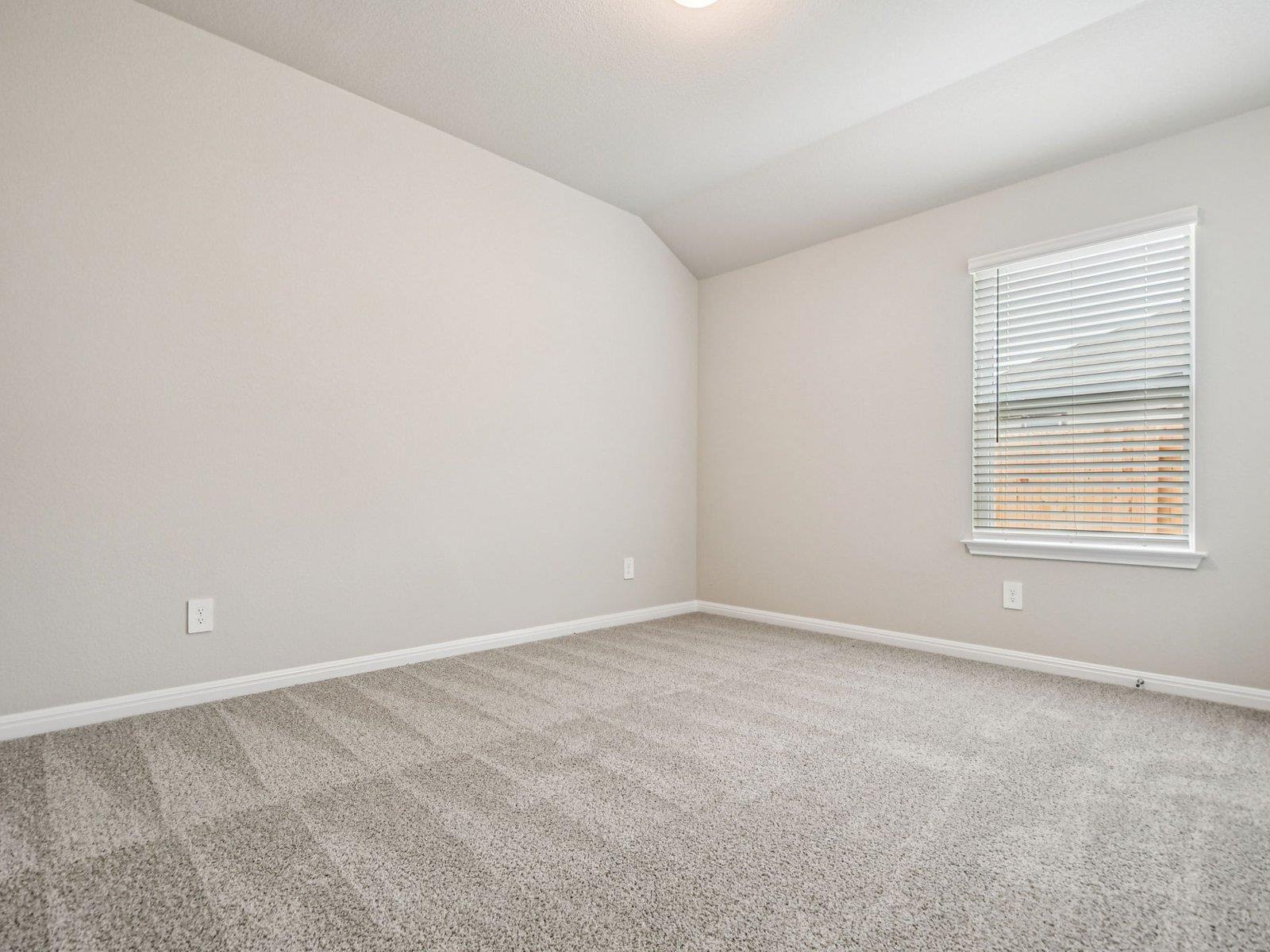 150 Coopers Hawk Crst Property Photo 10