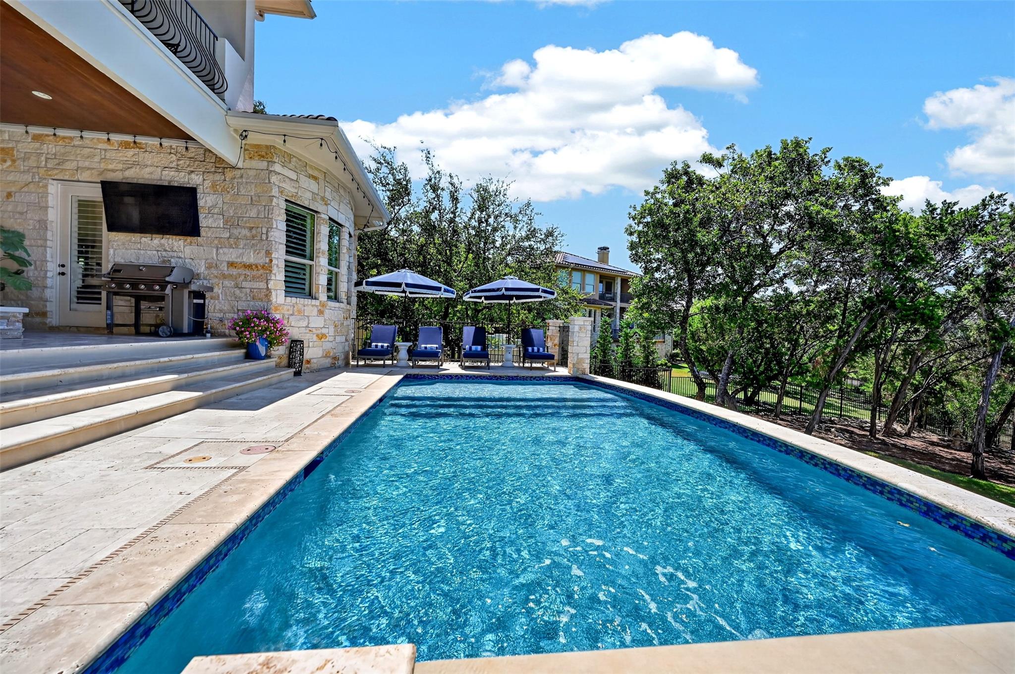 203 Martinique Pass Property Photo 3