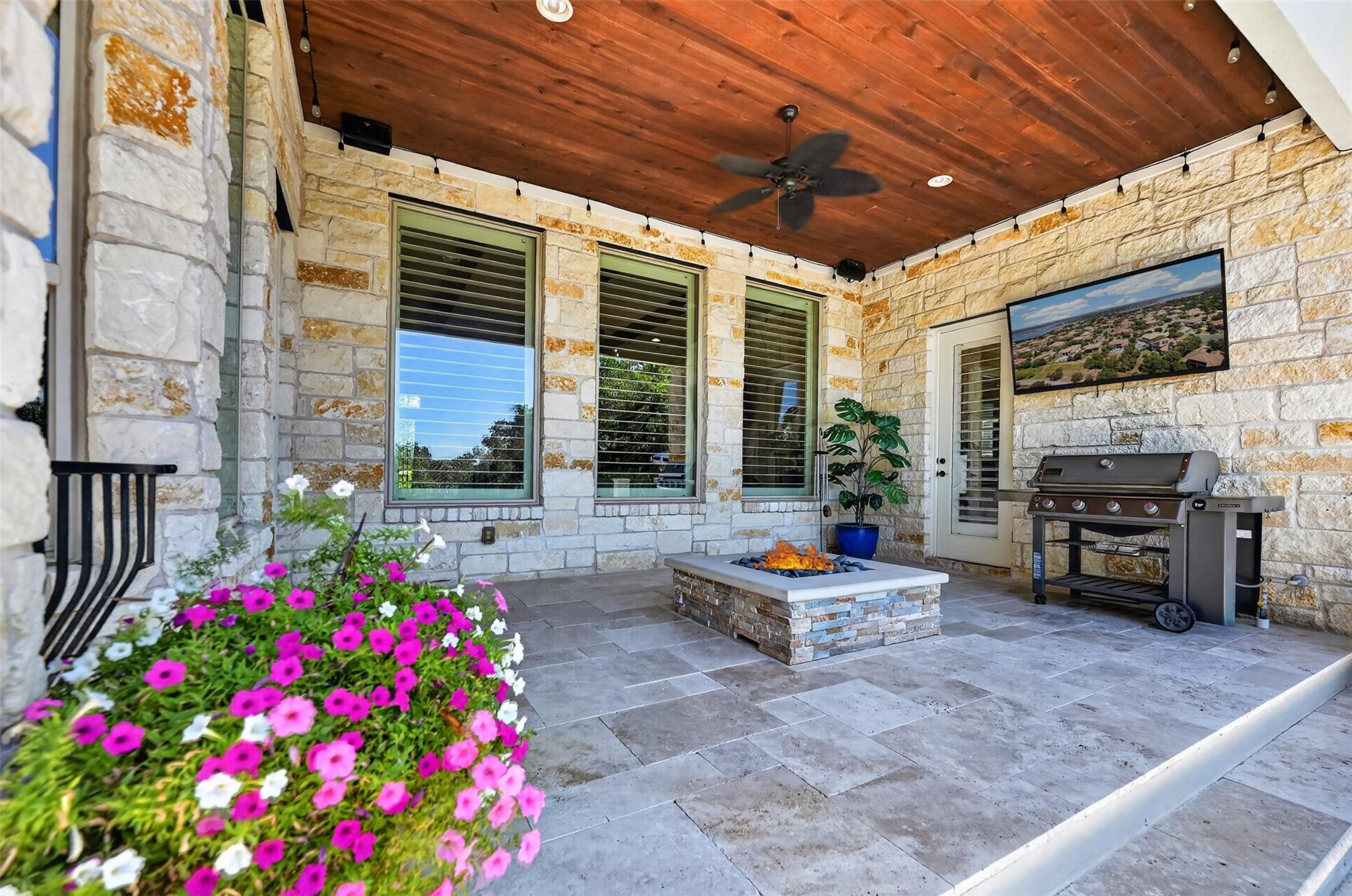 203 Martinique Pass Property Photo 33