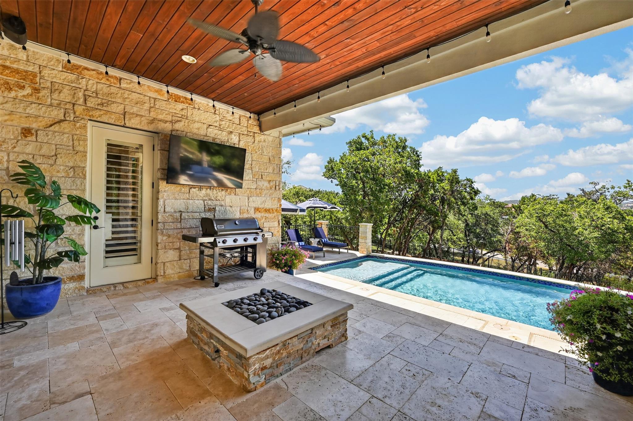 203 Martinique Pass Property Photo 35