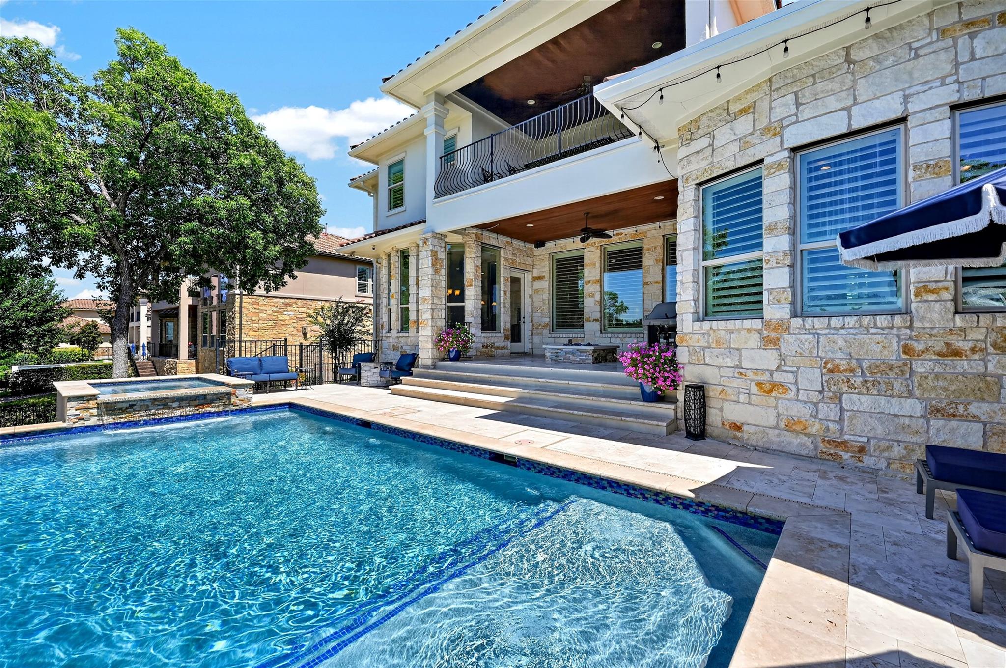 203 Martinique Pass Property Photo 38
