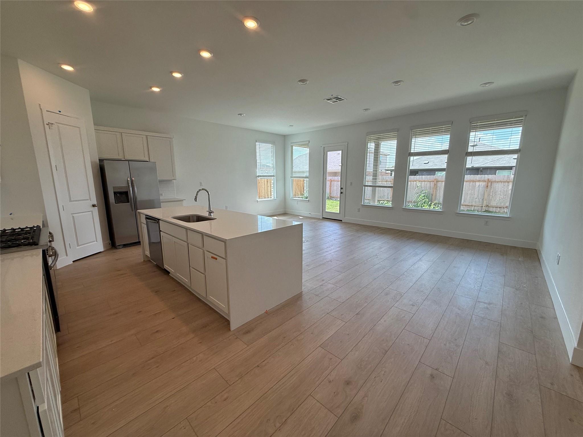 507 Corniche Cir Property Photo 2