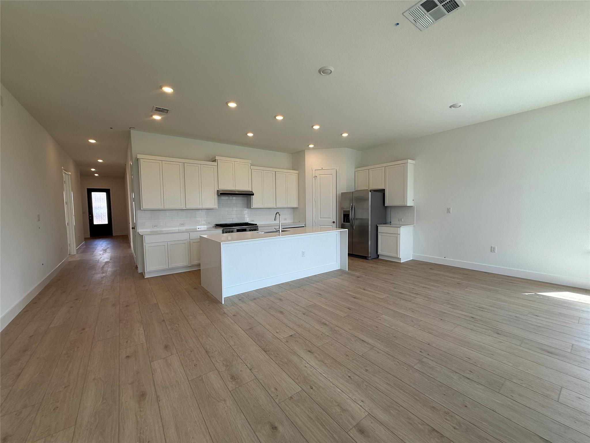 507 Corniche Cir Property Photo 3