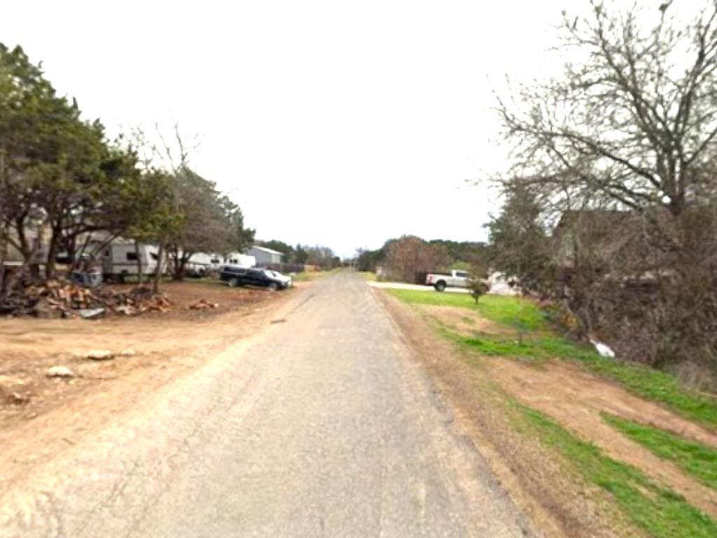 4256 Mistletoe Dr Property Photo 2