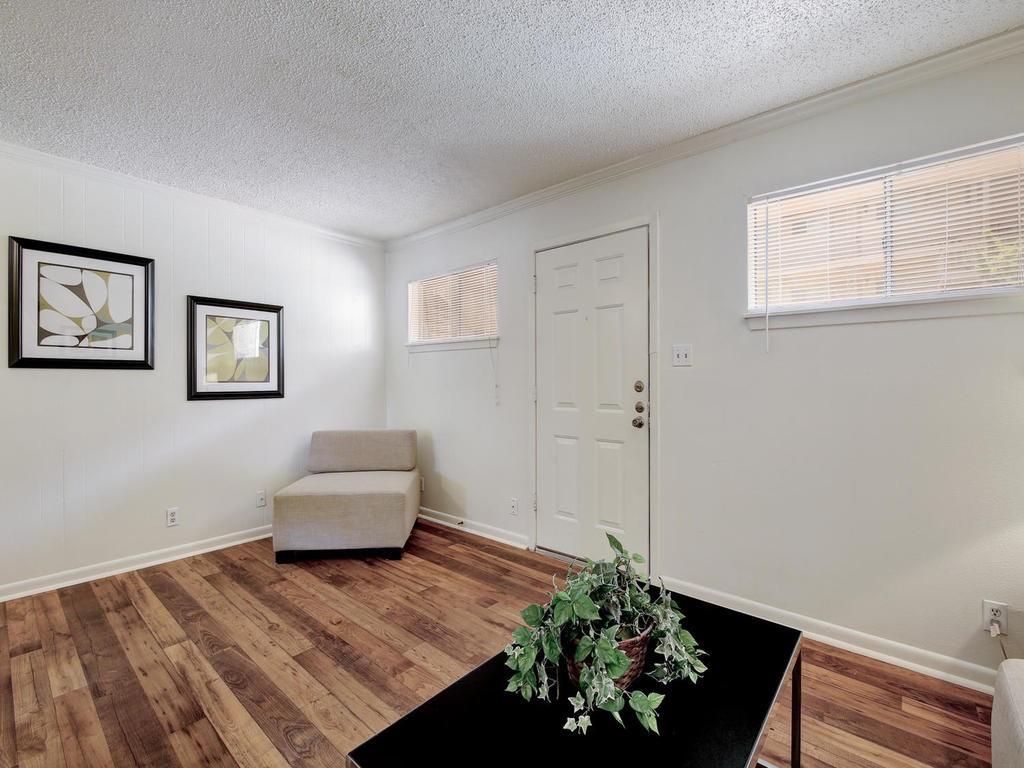 4539 Guadalupe St #2b Property Photo 9