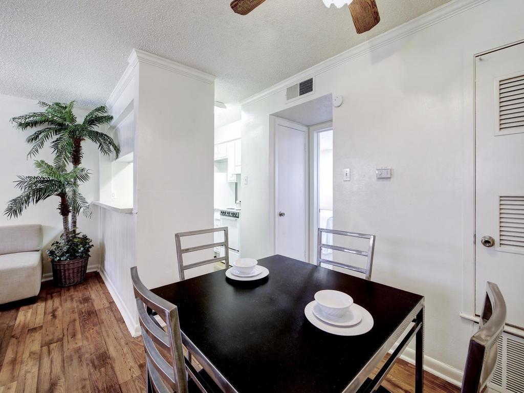 4539 Guadalupe St #2b Property Photo 14