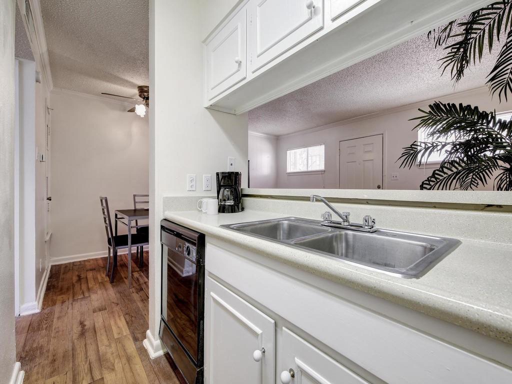 4539 Guadalupe St #2b Property Photo 19
