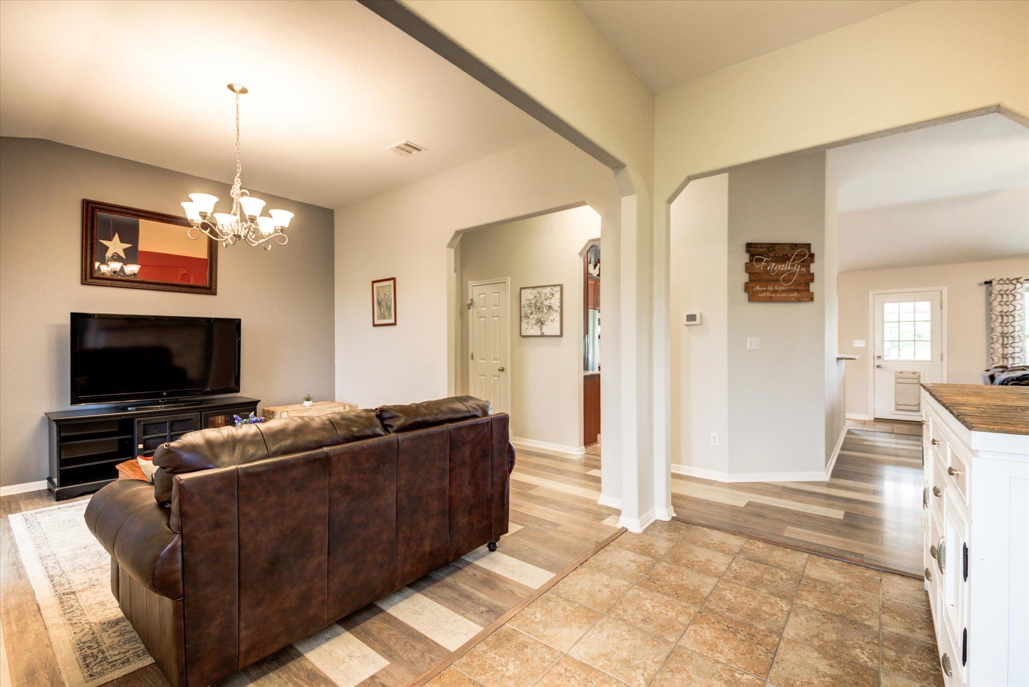 109 S Santa Fe Trl Property Photo 8