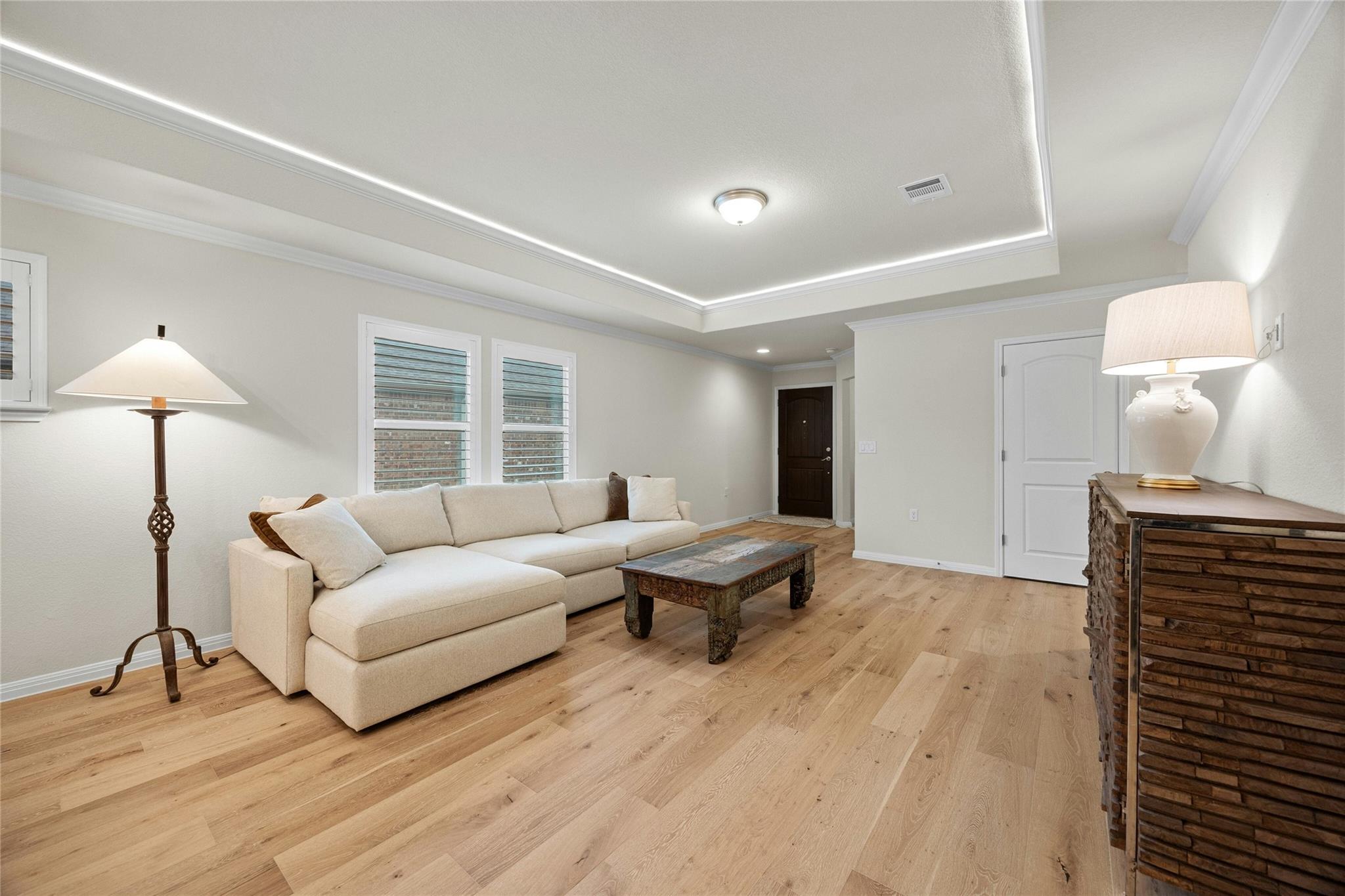 324 Brenham Pass Property Photo 4