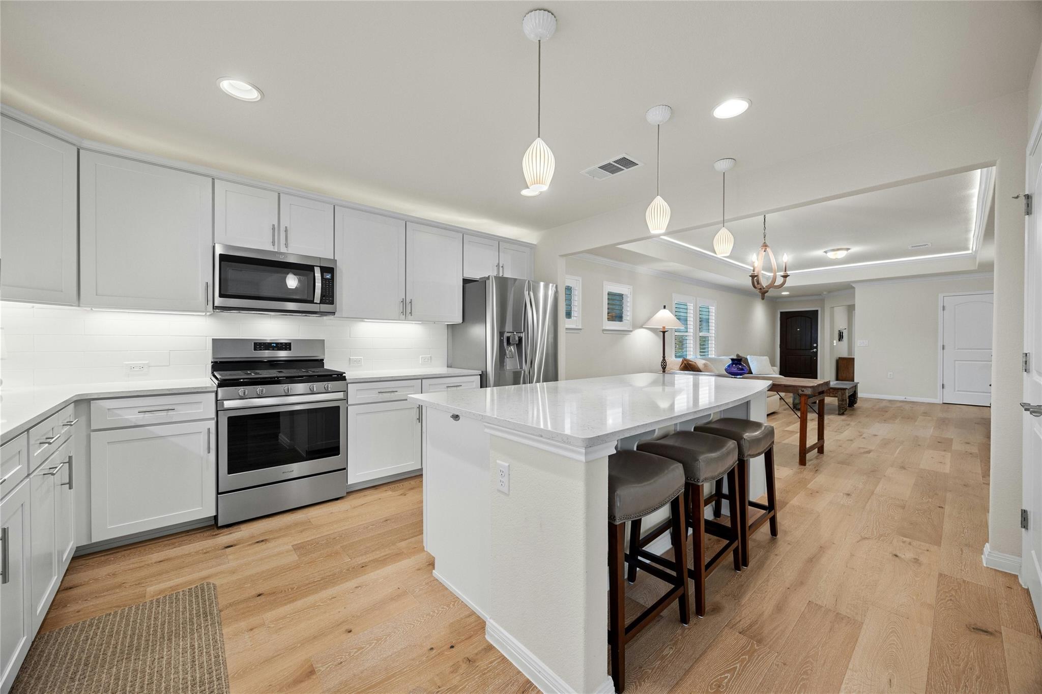 324 Brenham Pass Property Photo 8